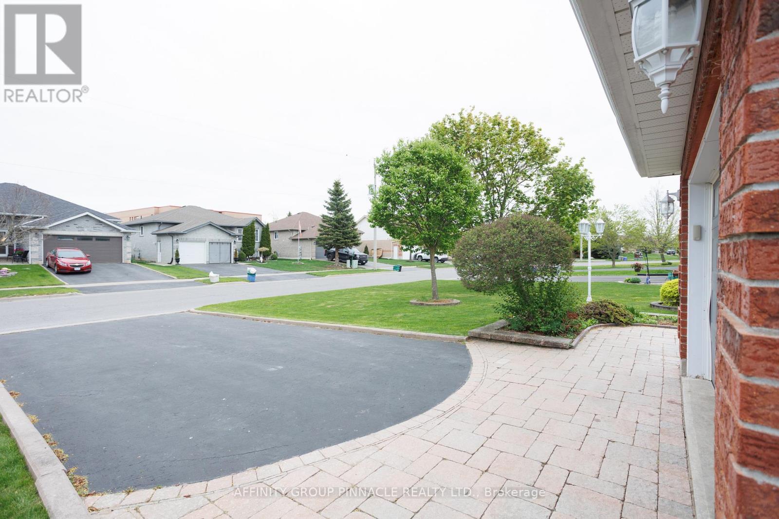 9 Dormer Road, Kawartha Lakes (Lindsay), Ontario  K9V 6H8 - Photo 7 - X12153402