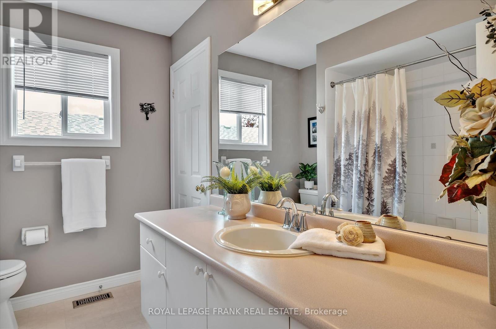 2114 Easthill Drive, Peterborough East (South), Ontario  K9L 1Y8 - Photo 13 - X12153550