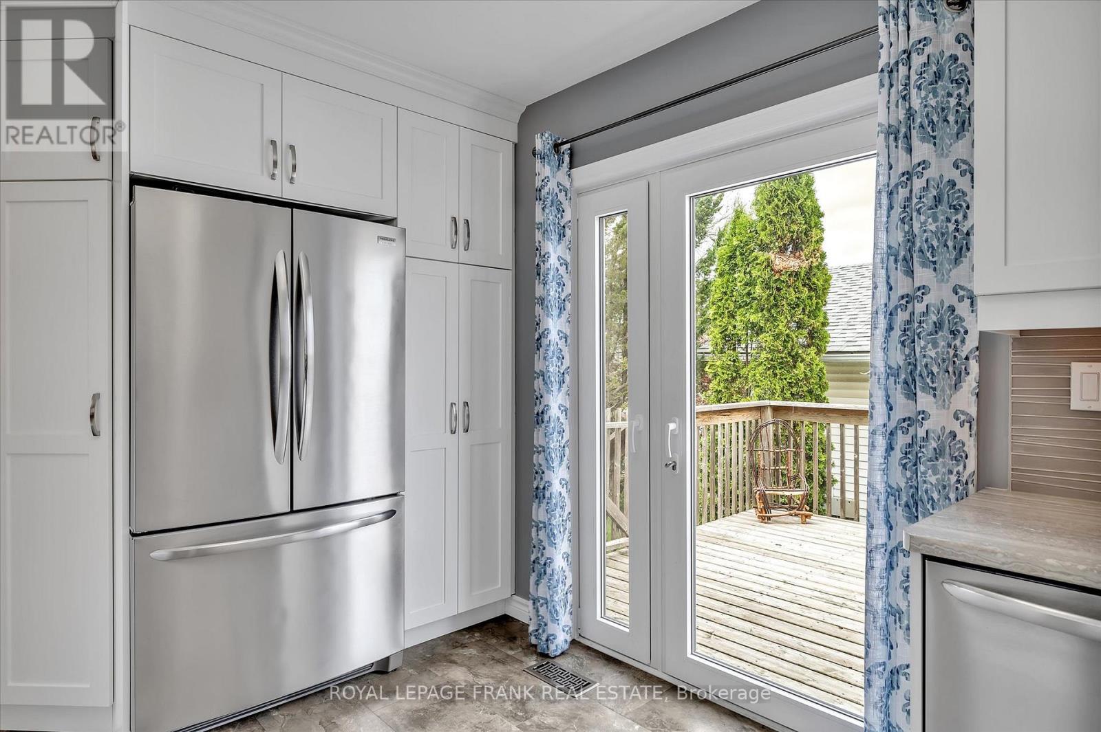 2114 Easthill Drive, Peterborough East (South), Ontario  K9L 1Y8 - Photo 8 - X12153550
