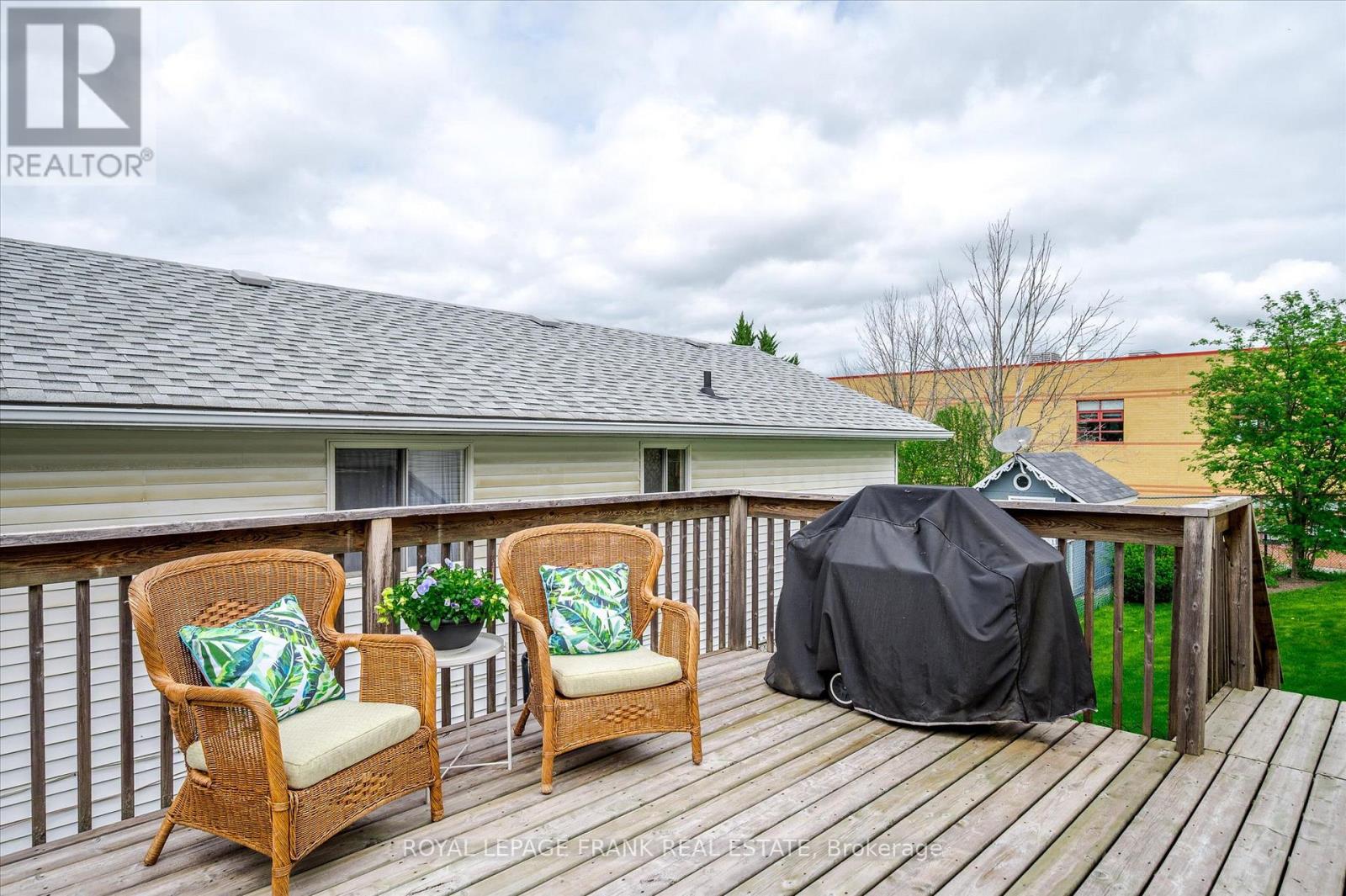 2114 Easthill Drive, Peterborough East (South), Ontario  K9L 1Y8 - Photo 9 - X12153550