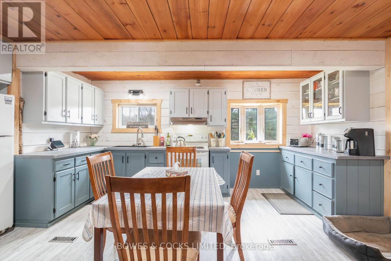 20 Art Bot Road, North Kawartha, Ontario  K0L 1A0 - Photo 15 - X12153646