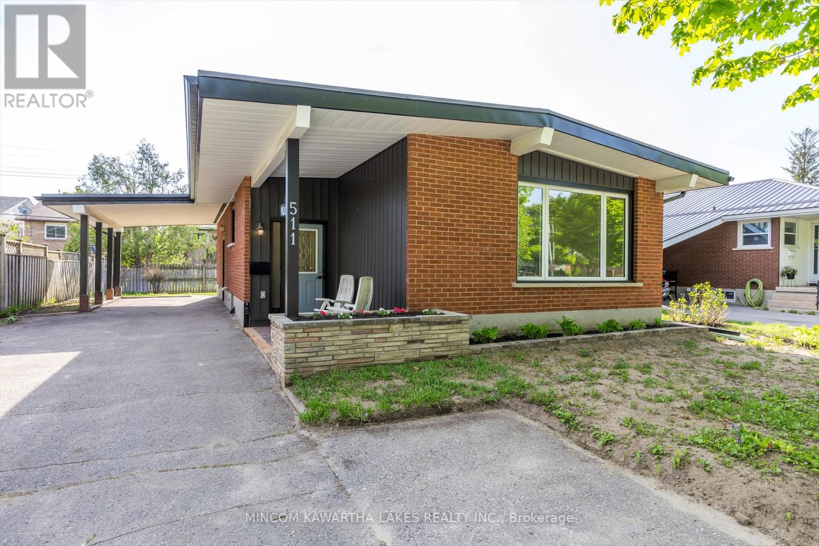 <h3>$559,900</h3><p>511 Robert Road, Peterborough South (West), Ontario</p>