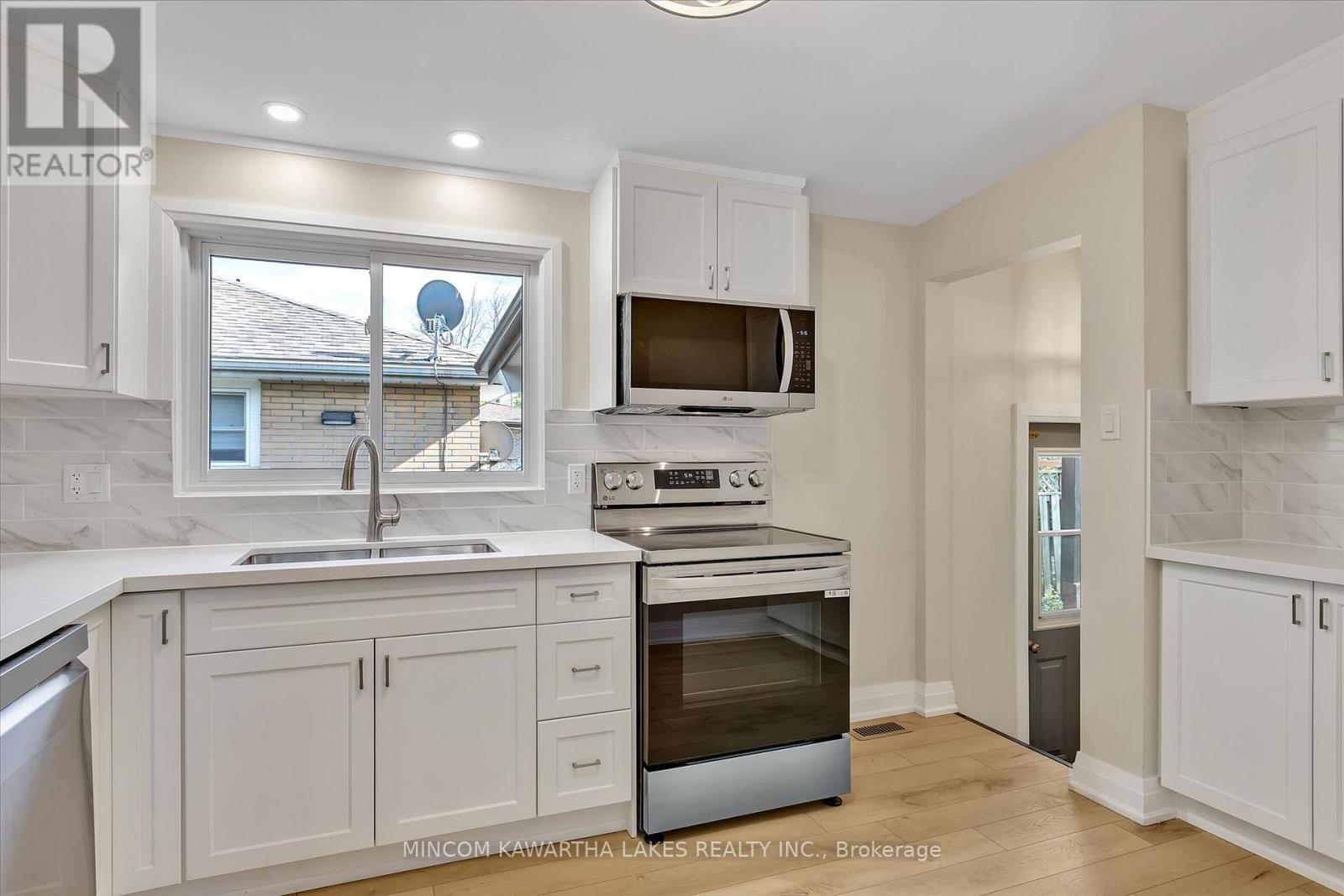 511 Robert Road, Peterborough South (West), Ontario  K9J 5S9 - Photo 17 - X12153682