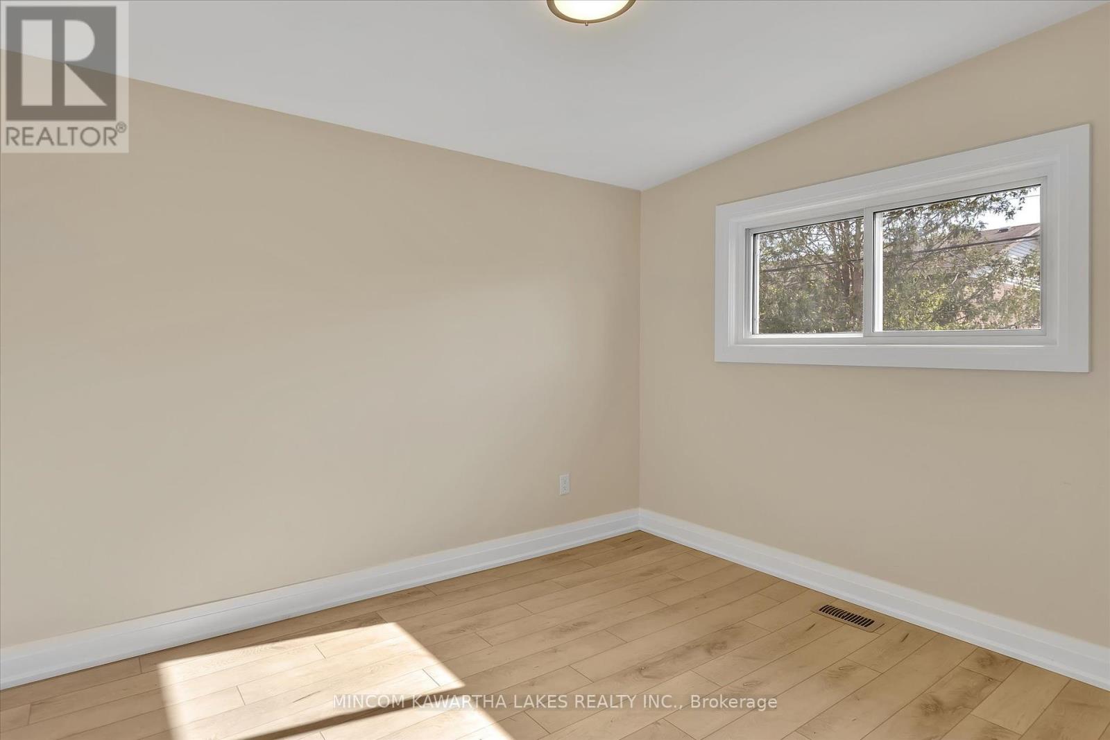 511 Robert Road, Peterborough South (West), Ontario  K9J 5S9 - Photo 22 - X12153682