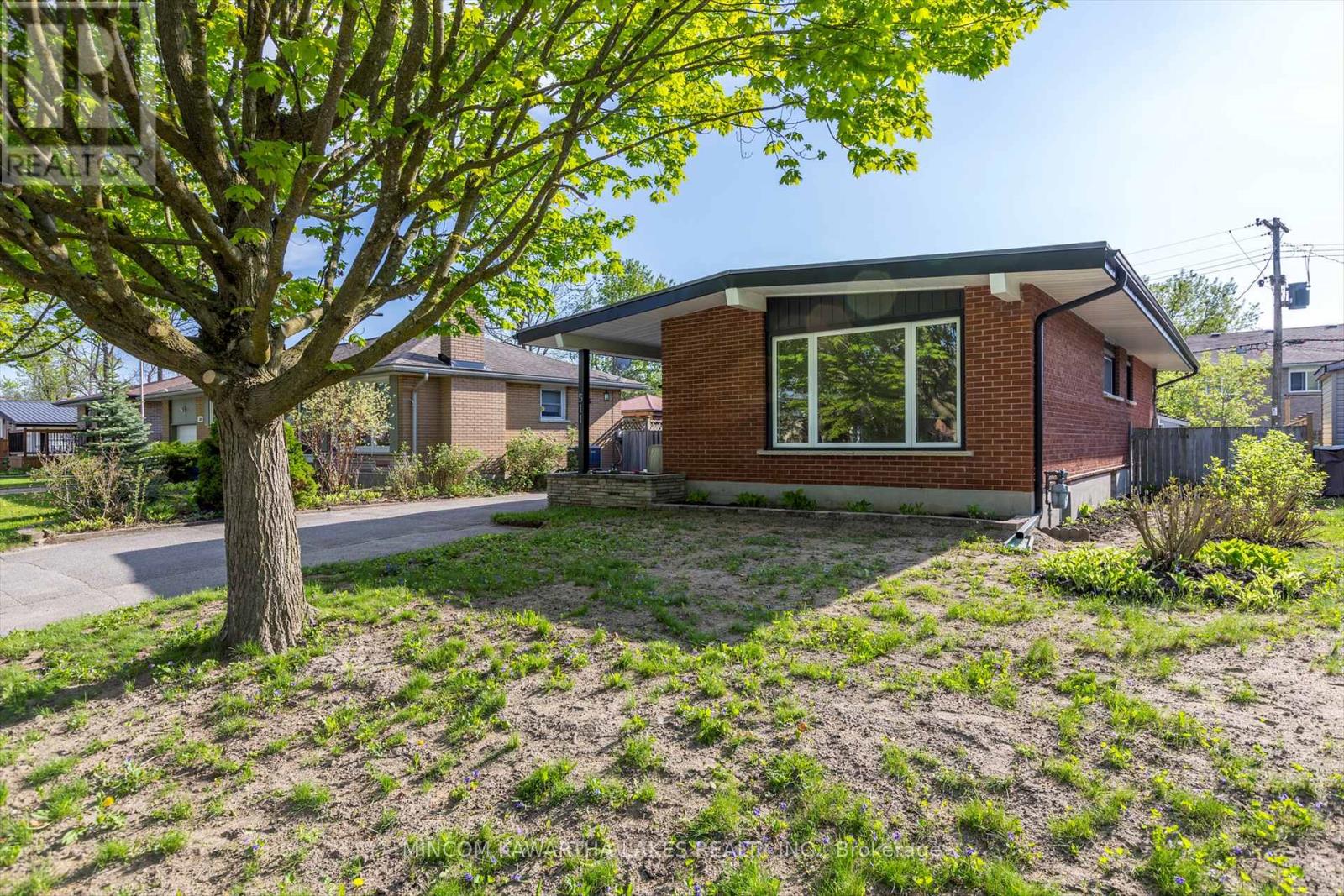 511 Robert Road, Peterborough South (West), Ontario  K9J 5S9 - Photo 3 - X12153682