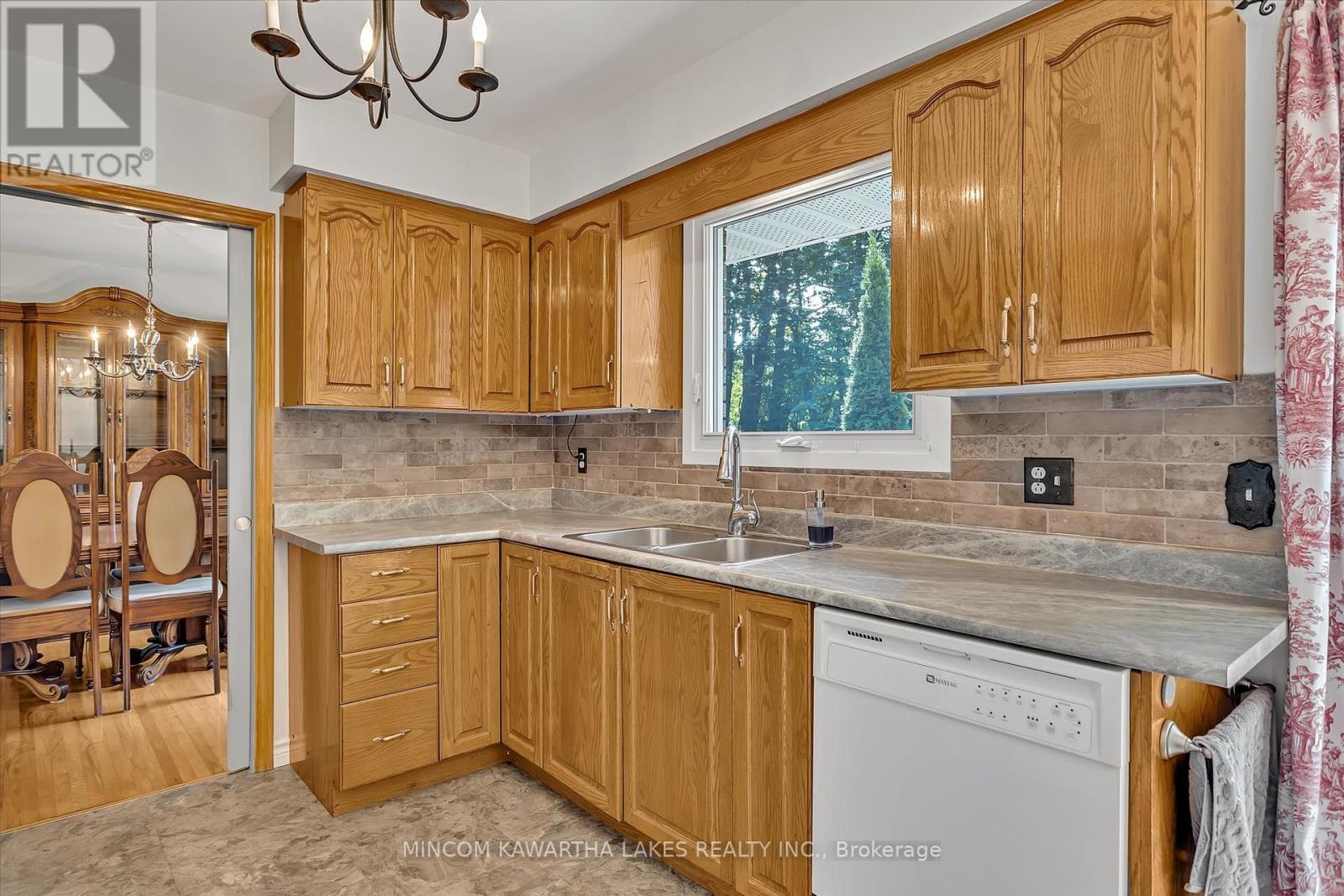 2045 Sherbrooke Street W, Cavan Monaghan (Cavan-Monaghan), Ontario  K9J 6X4 - Photo 11 - X12153709