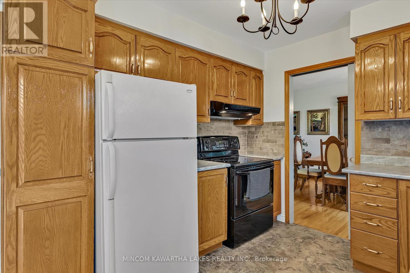 2045 Sherbrooke Street W, Cavan Monaghan (Cavan-Monaghan), Ontario  K9J 6X4 - Photo 12 - X12153709