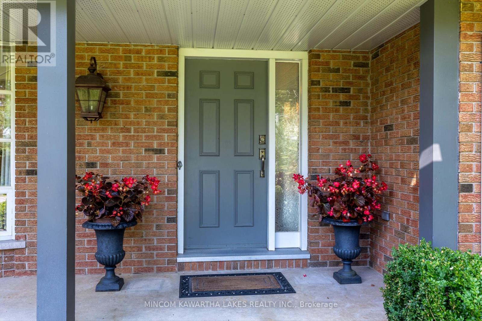 2045 Sherbrooke Street W, Cavan Monaghan (Cavan-Monaghan), Ontario  K9J 6X4 - Photo 4 - X12153709