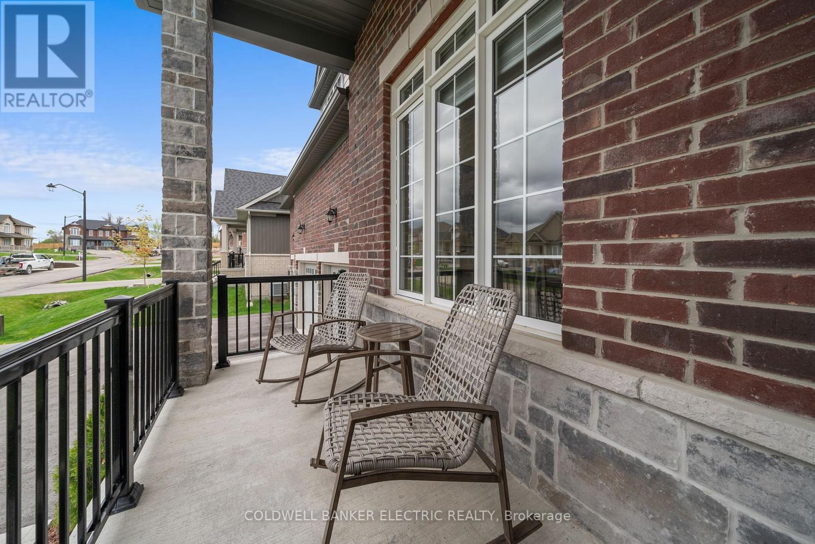 11 Golden Meadows Drive, Otonabee-South Monaghan, Ontario  K9J 0K7 - Photo 4 - X12153750