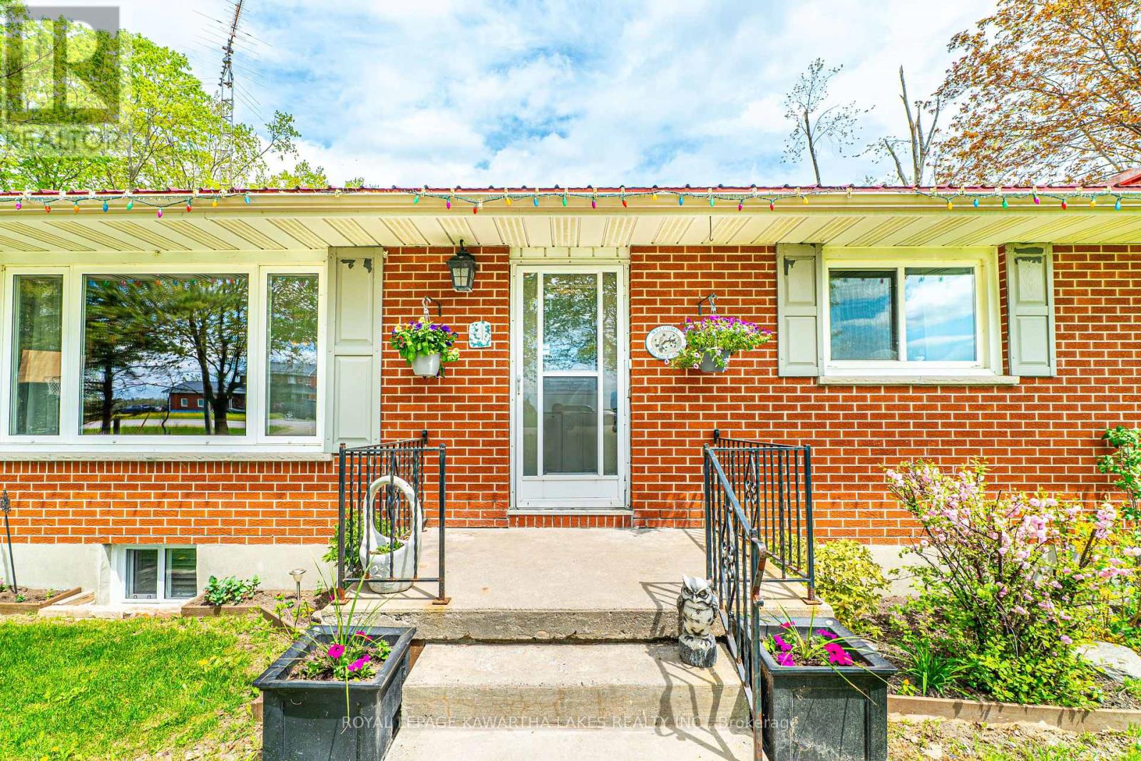 1372 Elm Tree Road, Kawartha Lakes (Lindsay), Ontario  K9V 4R2 - Photo 4 - X12153930