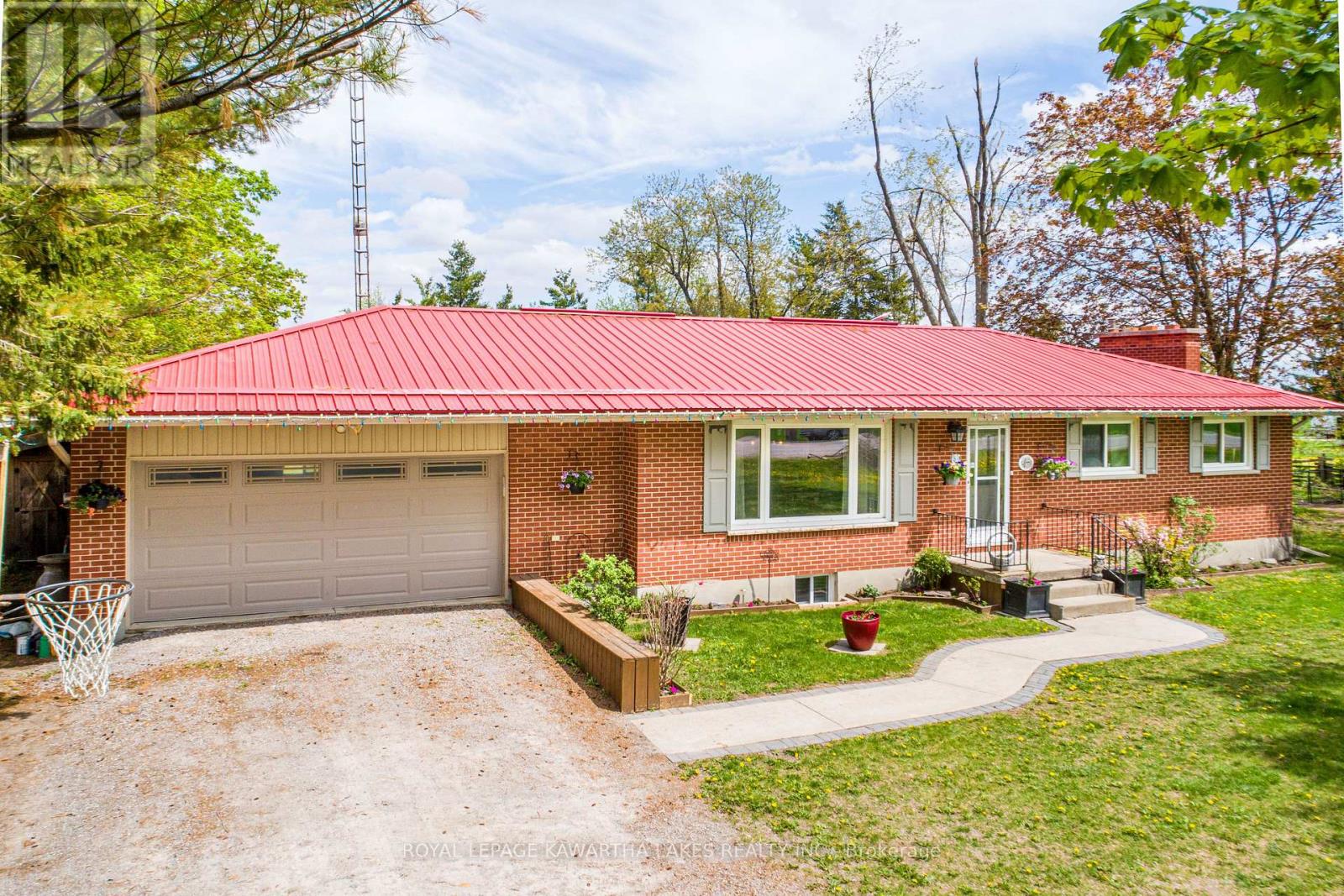 1372 Elm Tree Road, Kawartha Lakes (Lindsay), Ontario  K9V 4R2 - Photo 6 - X12153930