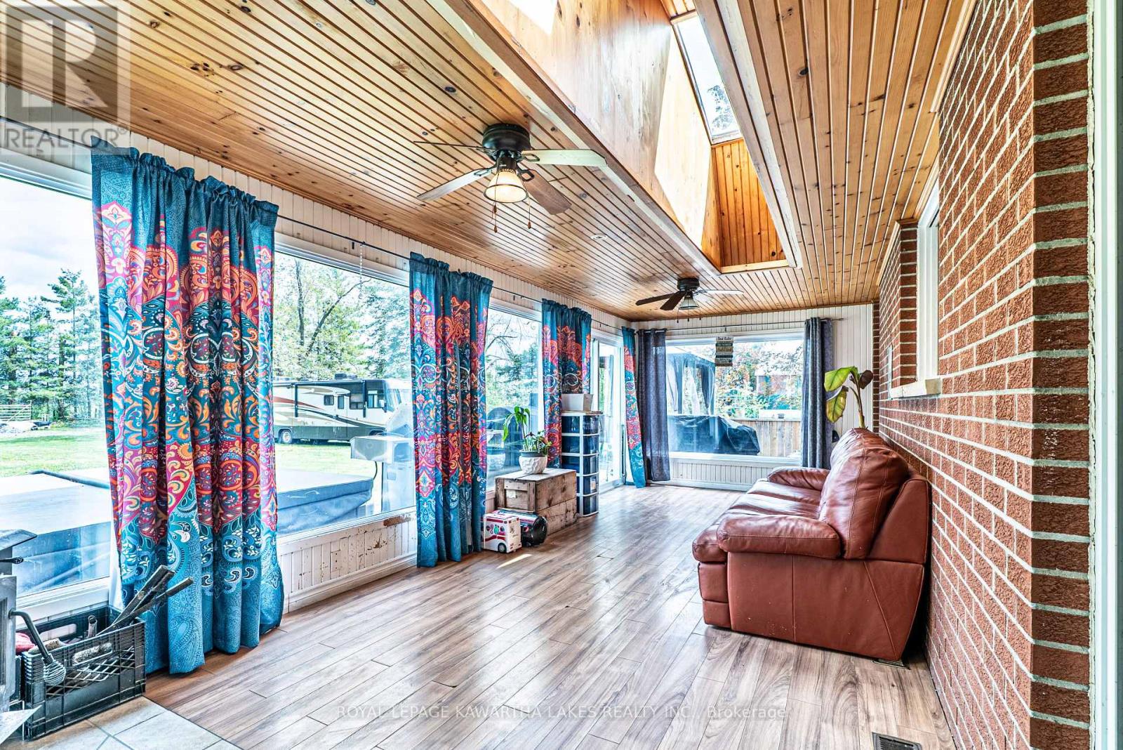 1372 Elm Tree Road, Kawartha Lakes (Lindsay), Ontario  K9V 4R2 - Photo 9 - X12153930