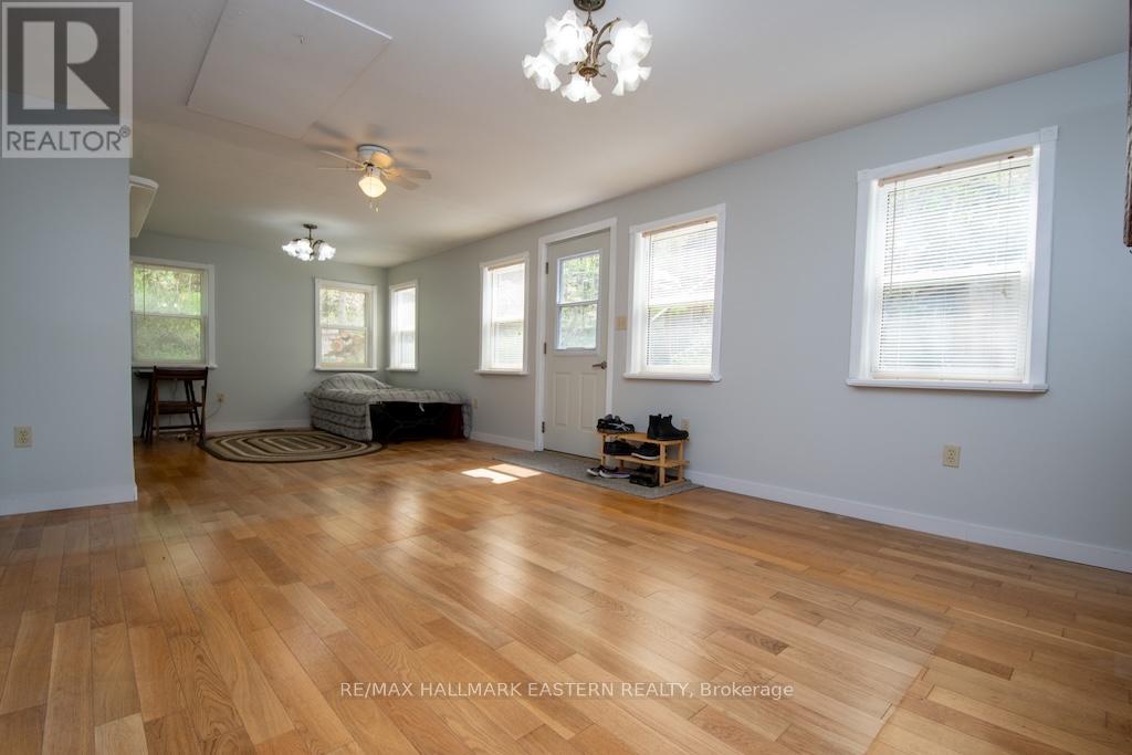3566 Rock Crossway Lane, Selwyn, Ontario  K0L 2H0 - Photo 10 - X12154108
