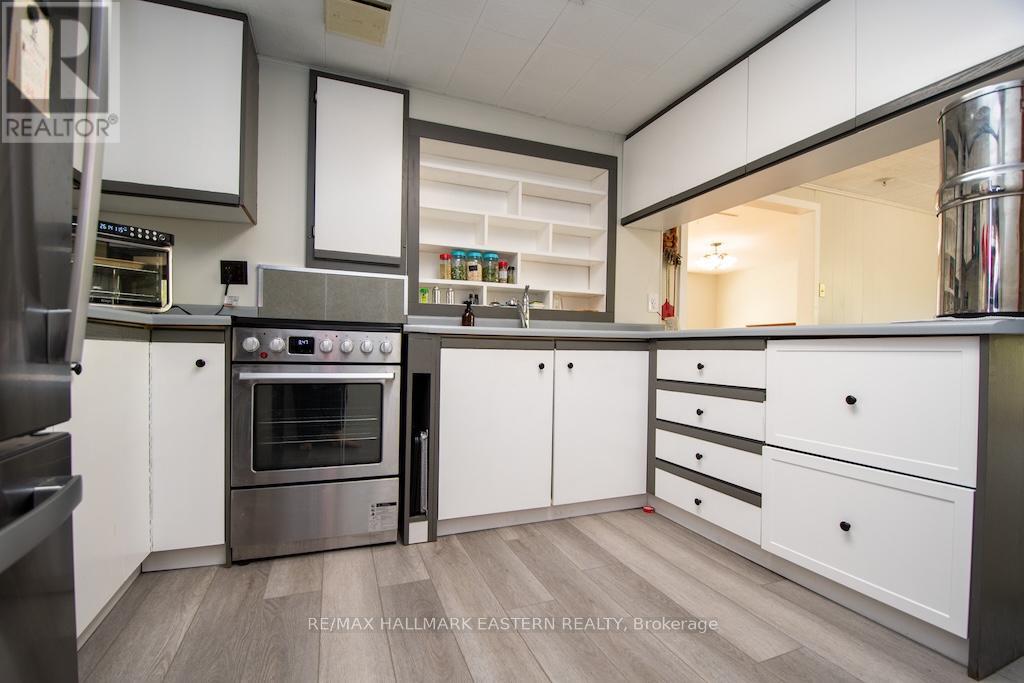 3566 Rock Crossway Lane, Selwyn, Ontario  K0L 2H0 - Photo 11 - X12154108