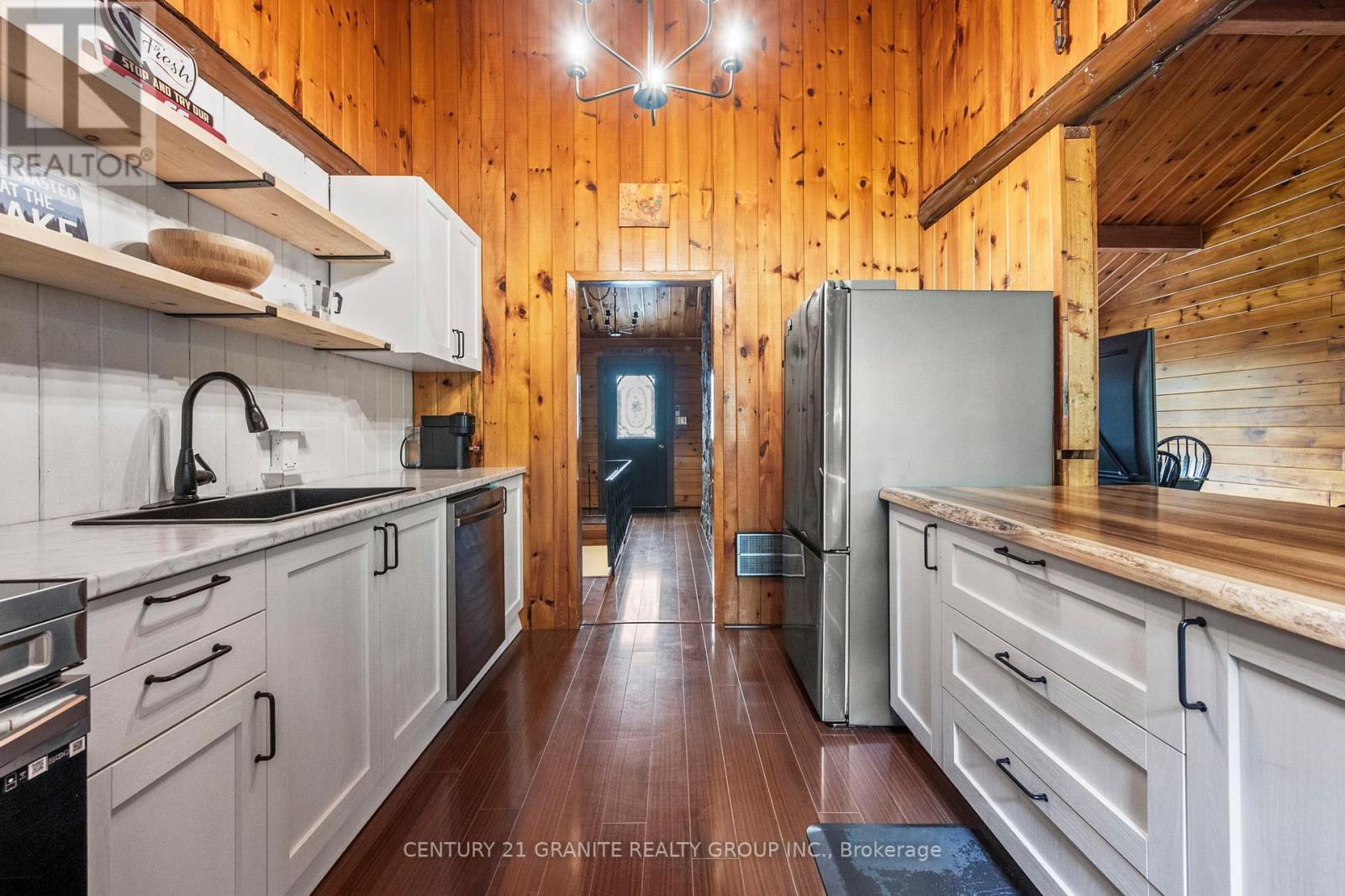 61 Wykes Road, Hastings Highlands (Herschel Ward), Ontario  K0L 1C0 - Photo 12 - X12154944