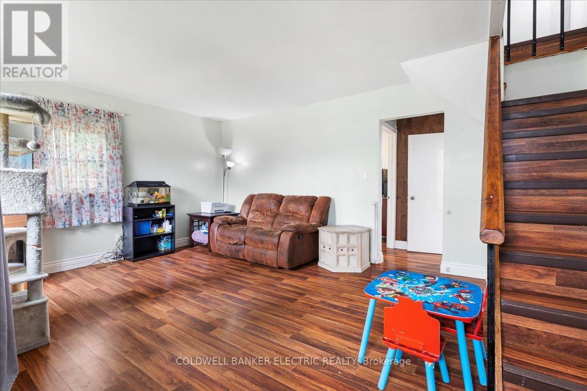 205 Wallace Street, Trent Hills (Campbellford), Ontario  K0L 1L0 - Photo 4 - X12154988