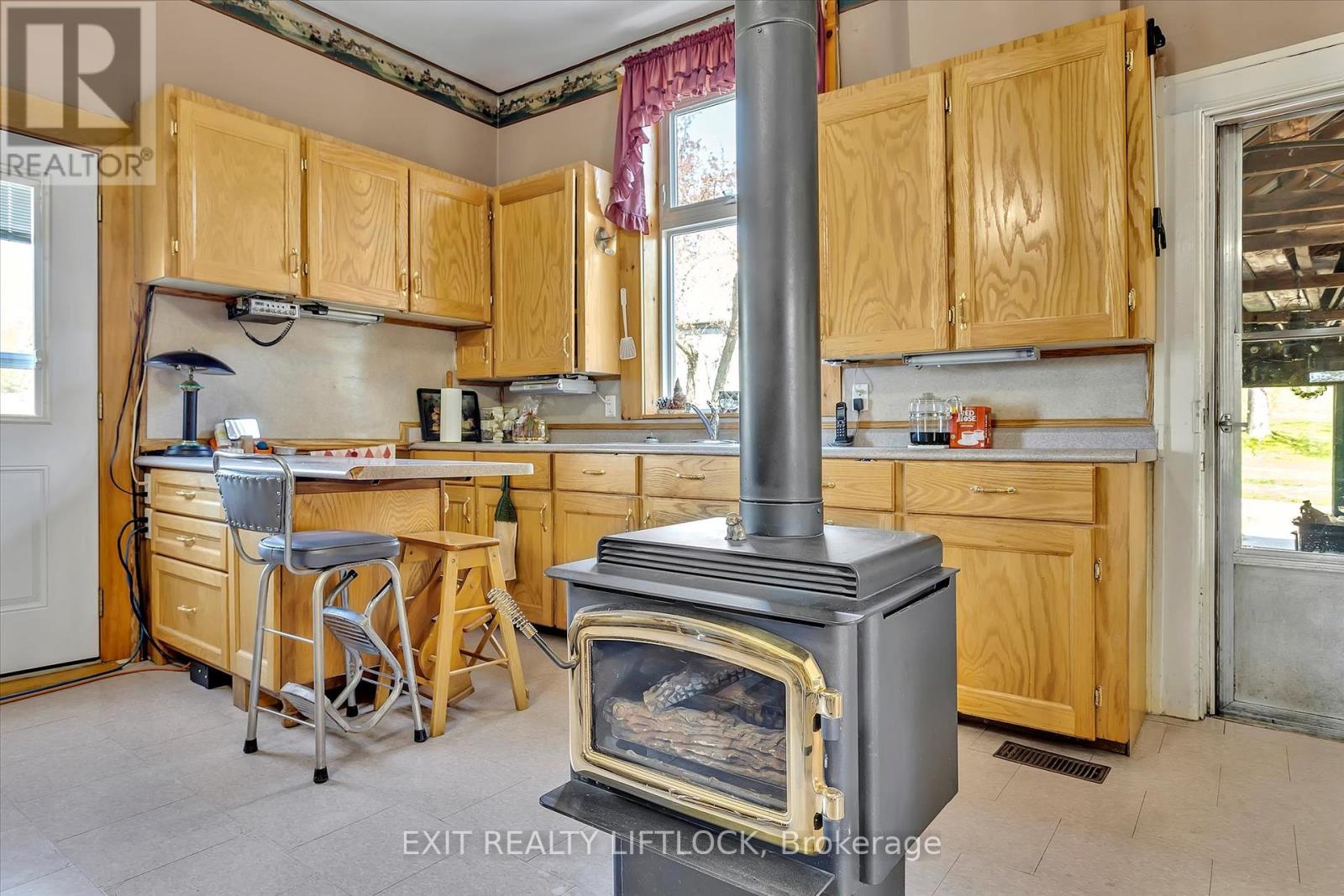 404 Morton Line, Cavan Monaghan (Cavan-Monaghan), Ontario  L0A 1C0 - Photo 10 - X12155185