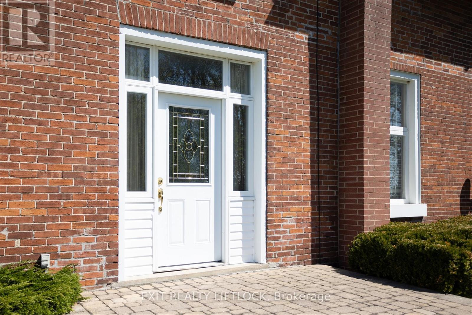 404 Morton Line, Cavan Monaghan (Cavan-Monaghan), Ontario  L0A 1C0 - Photo 5 - X12155185