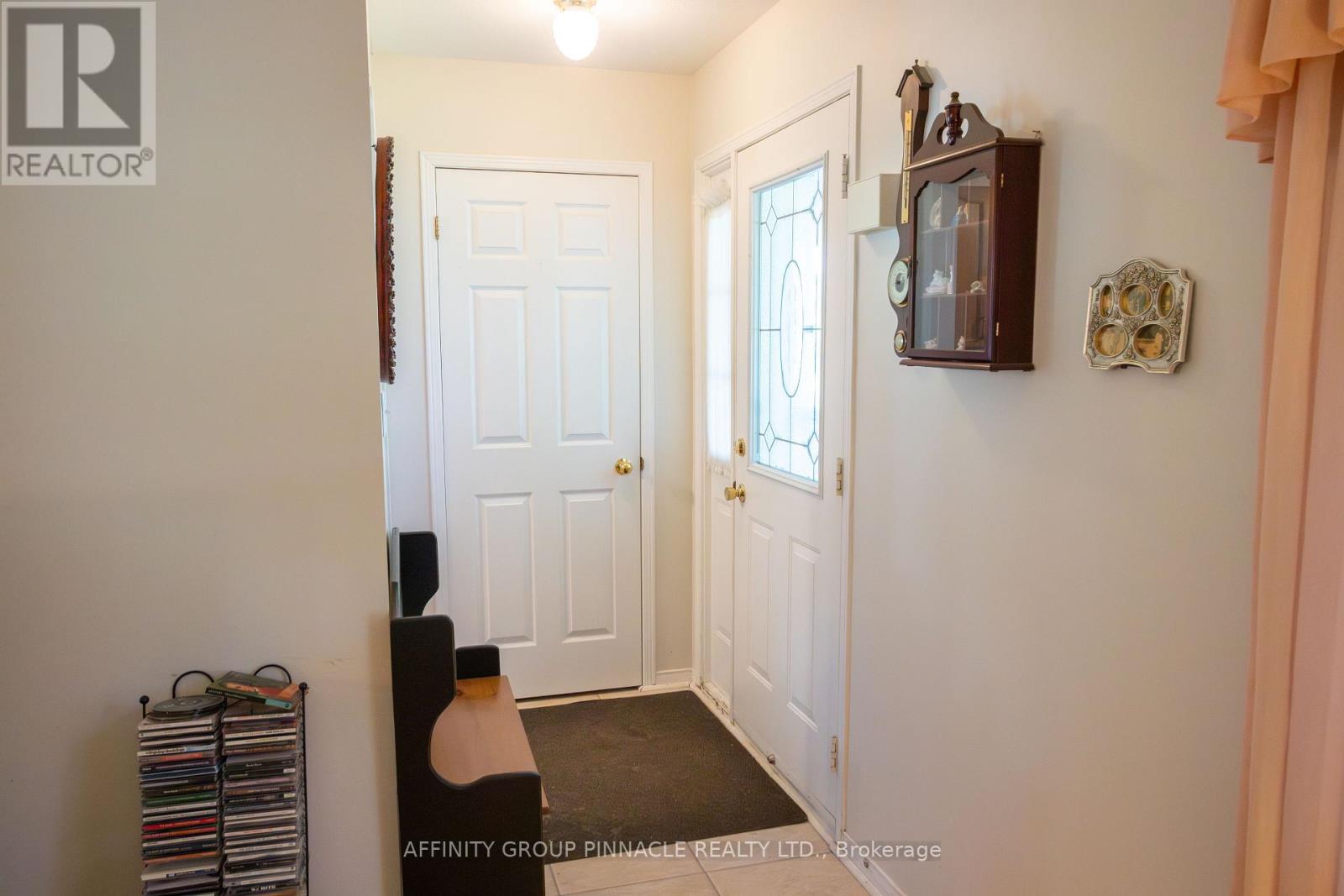 291 St Joseph Road, Kawartha Lakes (Lindsay), Ontario  K9V 6E6 - Photo 6 - X12155401