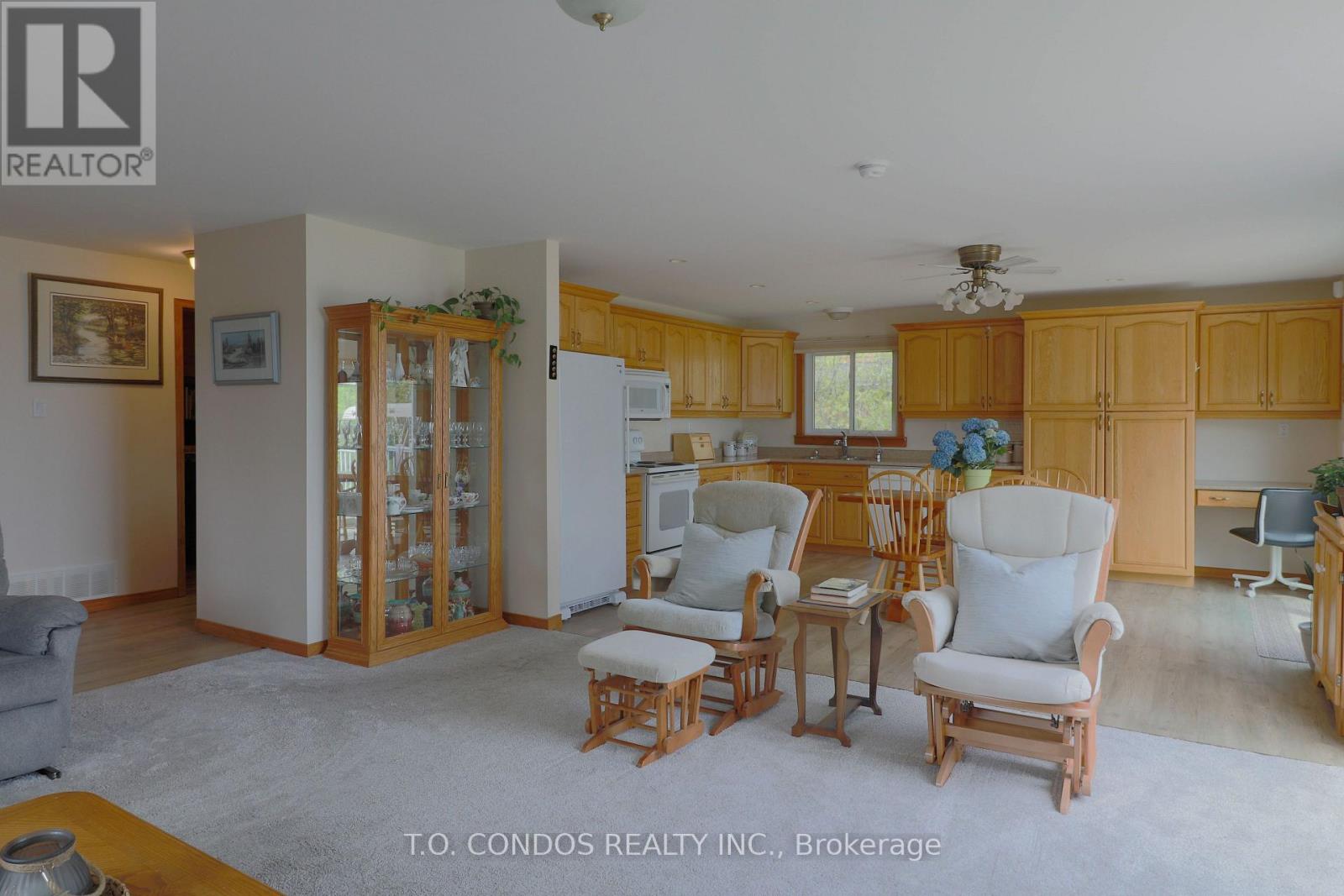 689 North Shore Drive E, Otonabee-South Monaghan, Ontario  K0L 1B0 - Photo 14 - X12157728