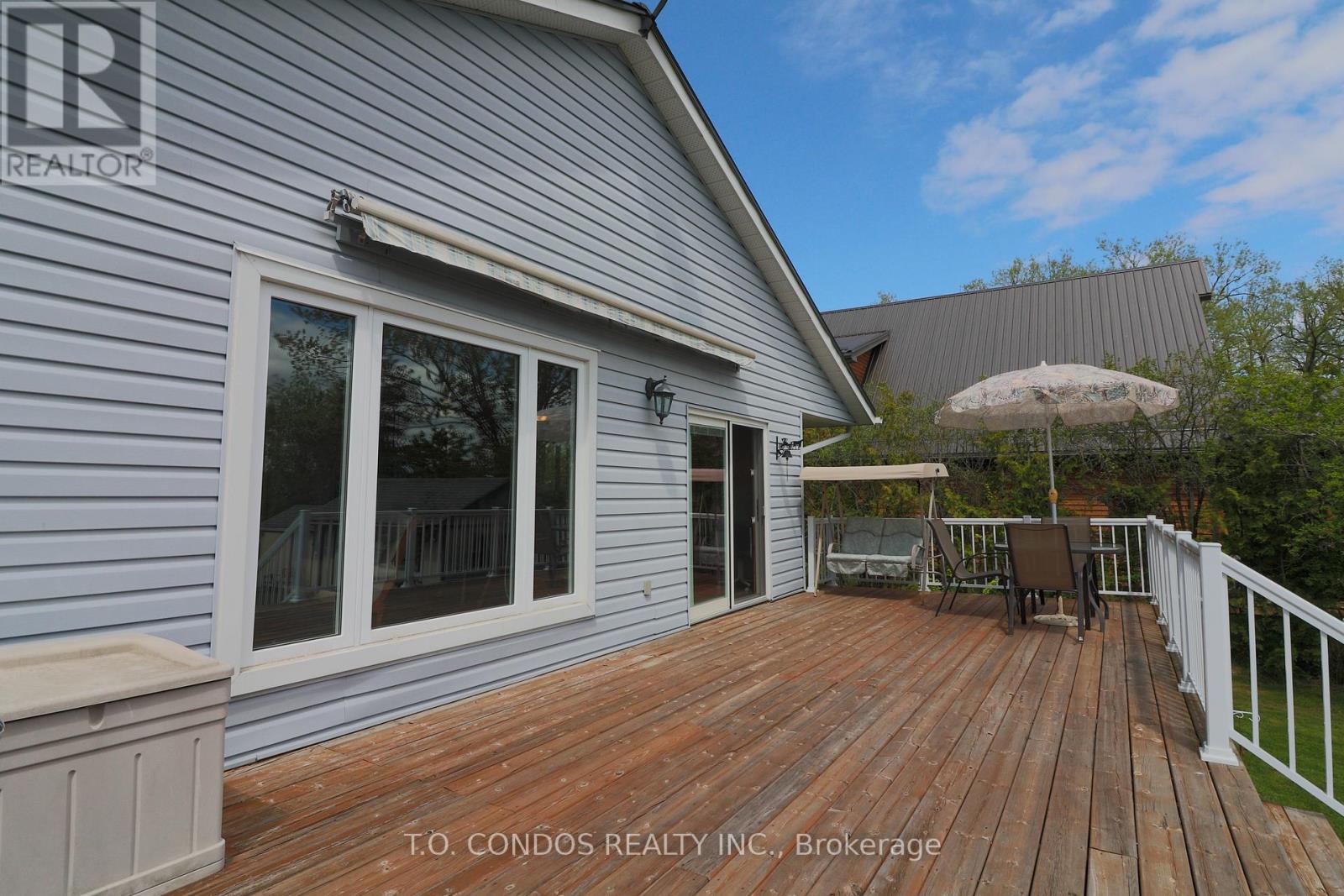 689 North Shore Drive E, Otonabee-South Monaghan, Ontario  K0L 1B0 - Photo 4 - X12157728