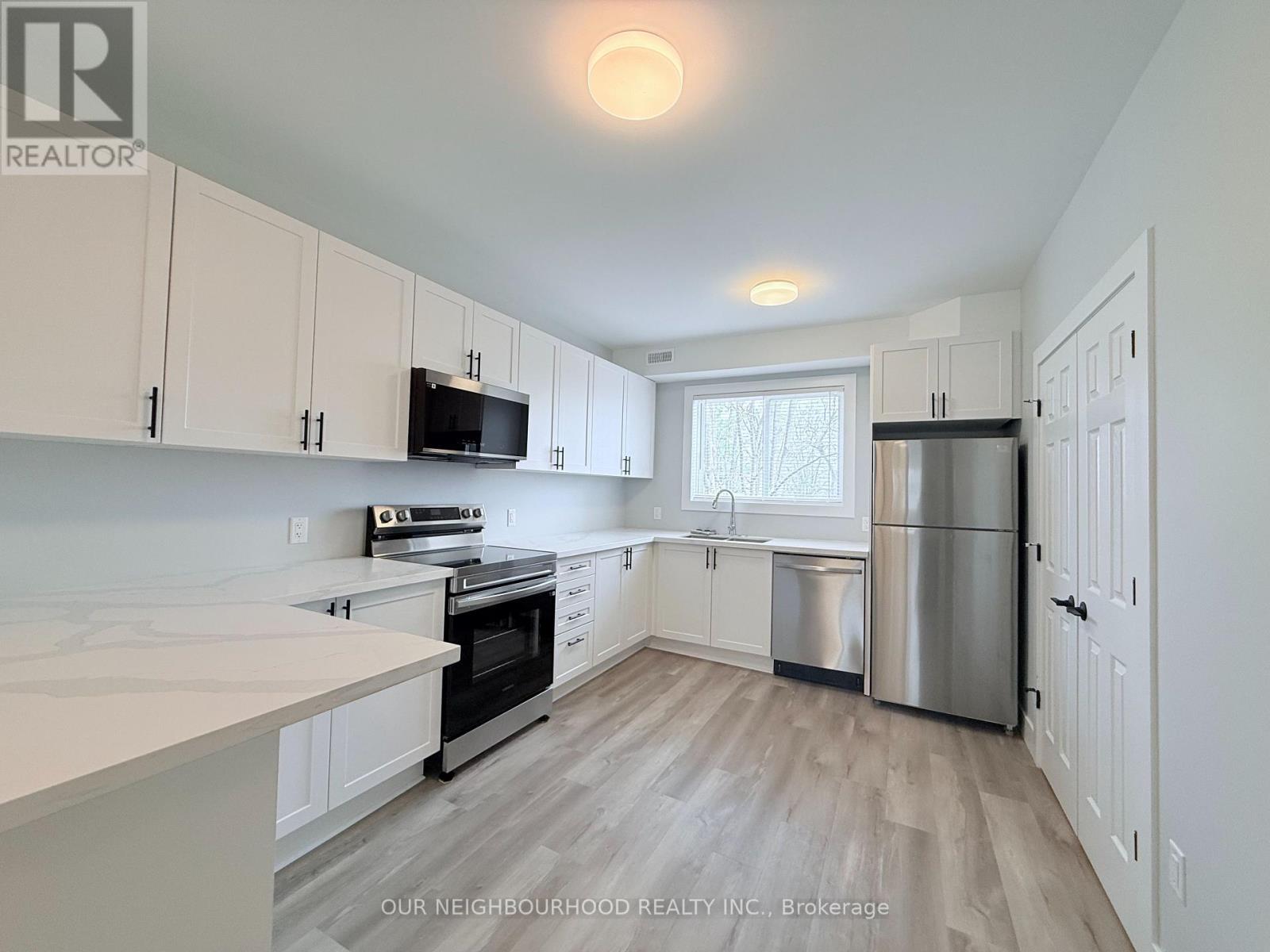 Upper/1 - 648 Bethune Street, Peterborough Central (North), Ontario  K9H 4A3 - Photo 2 - X12158207
