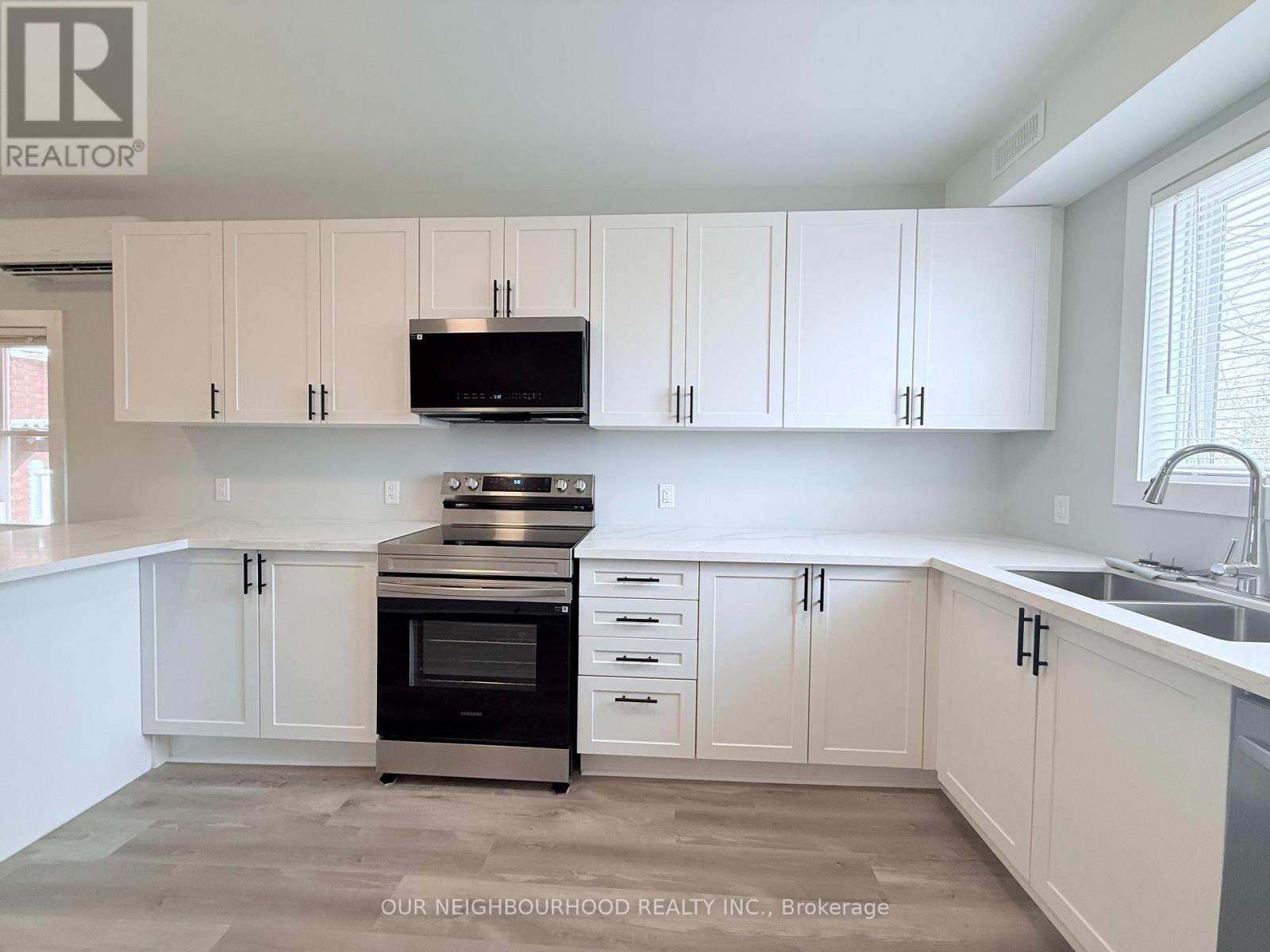 Upper/1 - 648 Bethune Street, Peterborough Central (North), Ontario  K9H 4A3 - Photo 3 - X12158207