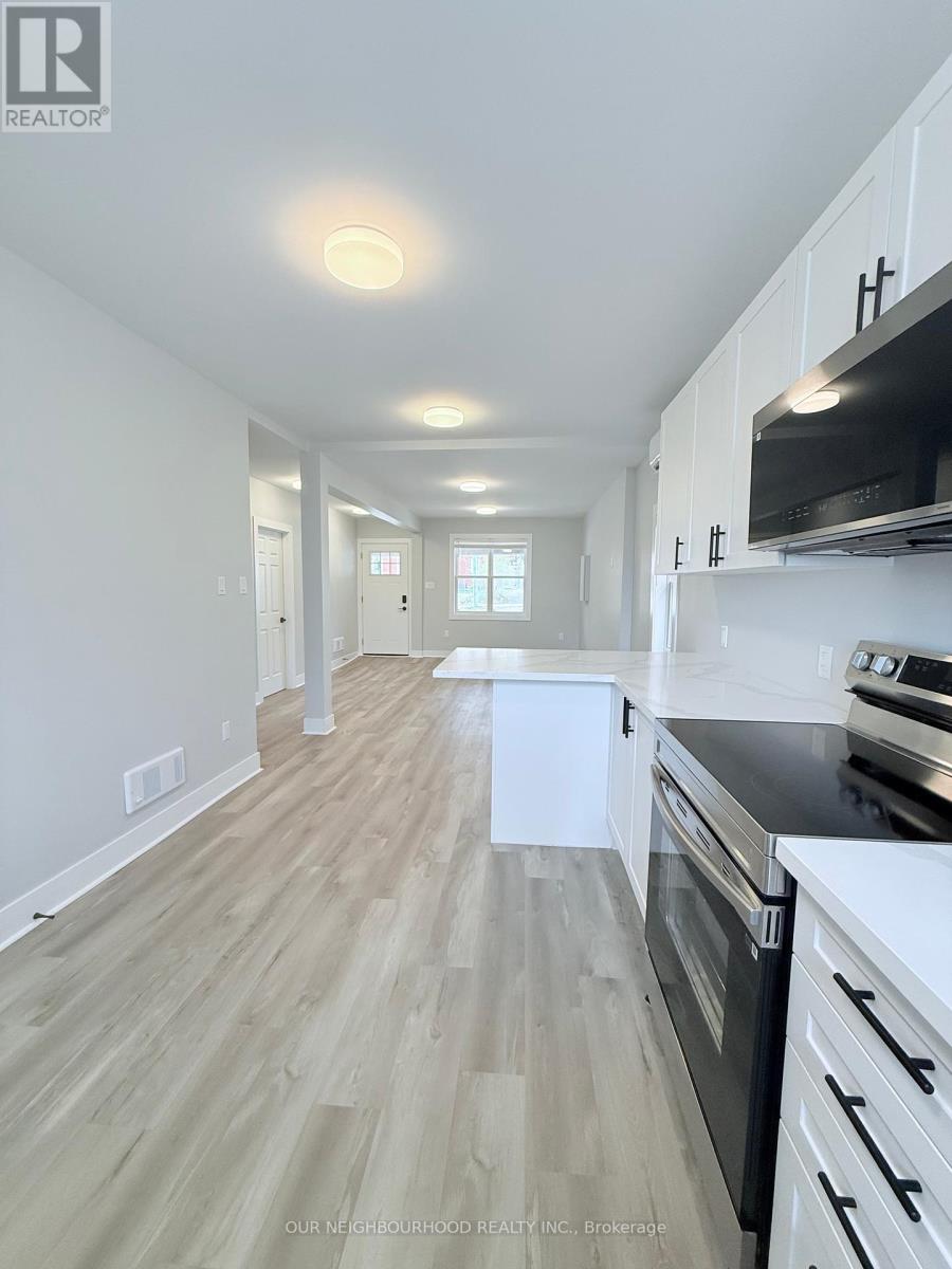 Upper/1 - 648 Bethune Street, Peterborough Central (North), Ontario  K9H 4A3 - Photo 6 - X12158207