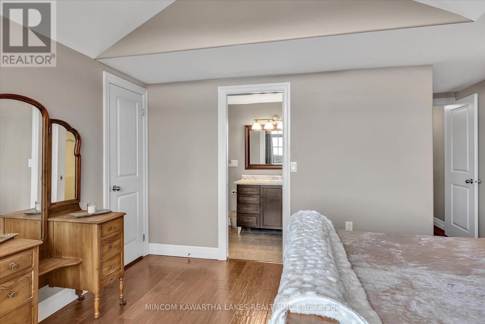 661 Goodwin Terrace, Peterborough West (North), Ontario  K9J 0H7 - Photo 22 - X12158409