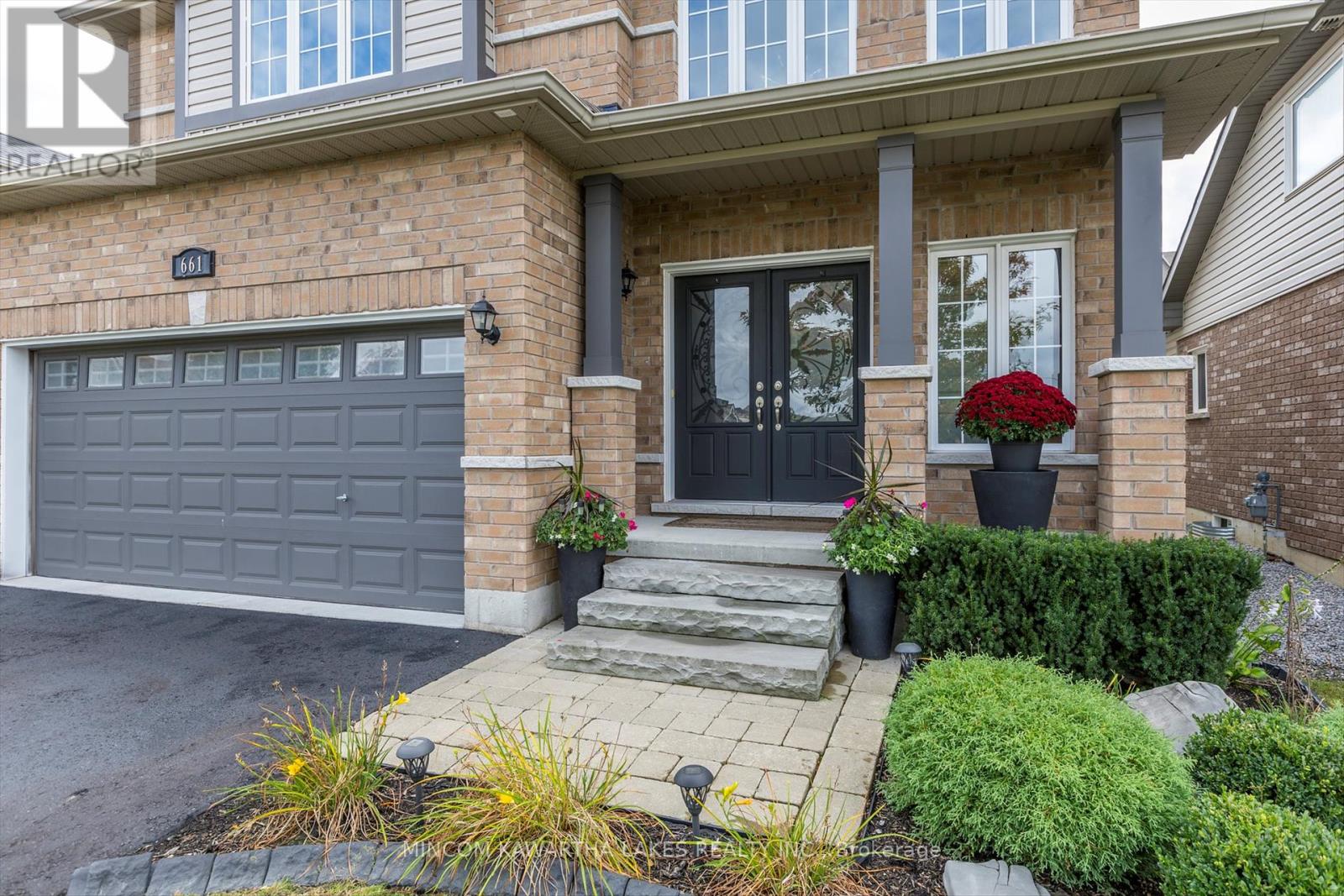 661 Goodwin Terrace, Peterborough West (North), Ontario  K9J 0H7 - Photo 3 - X12158409