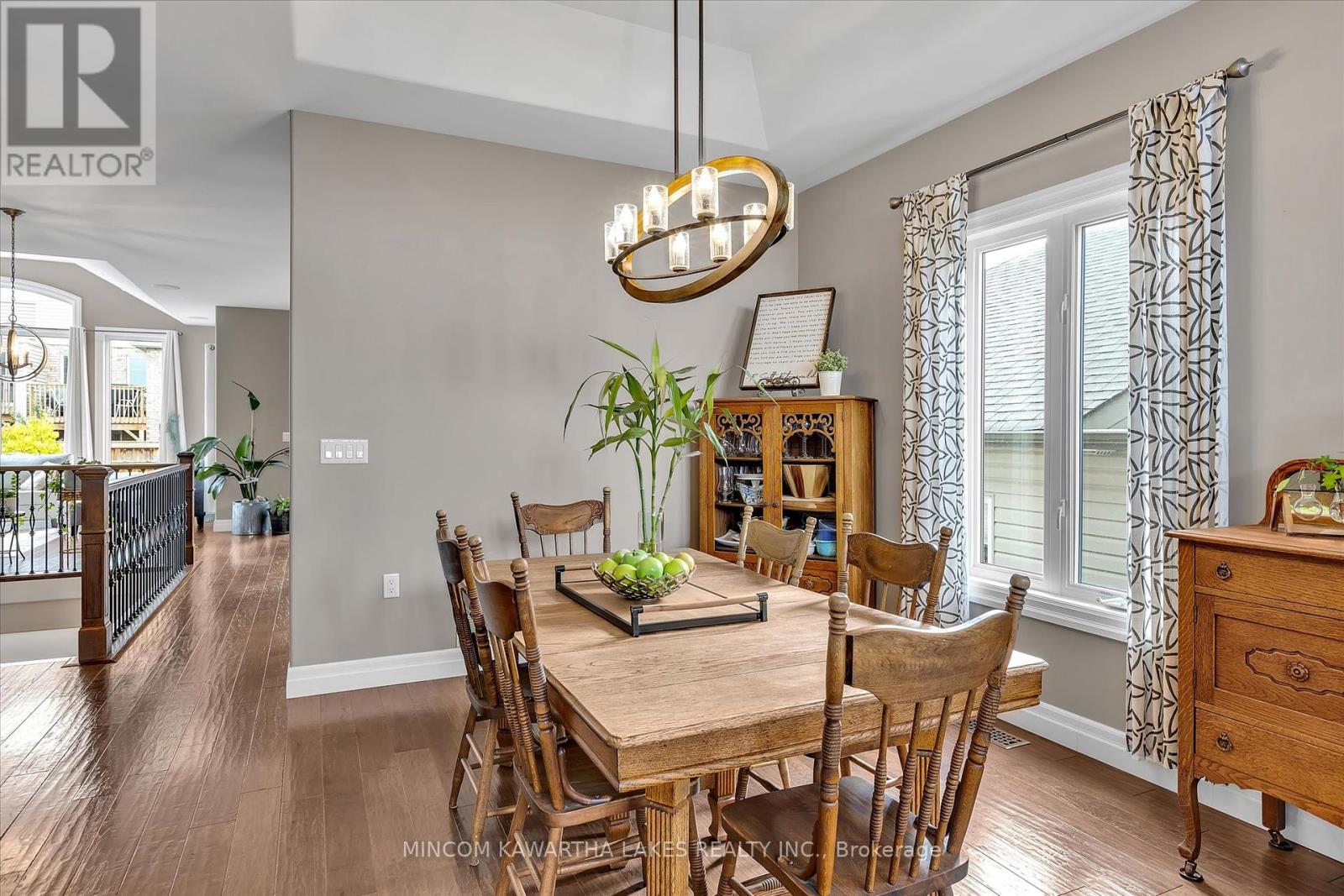 661 Goodwin Terrace, Peterborough West (North), Ontario  K9J 0H7 - Photo 5 - X12158409
