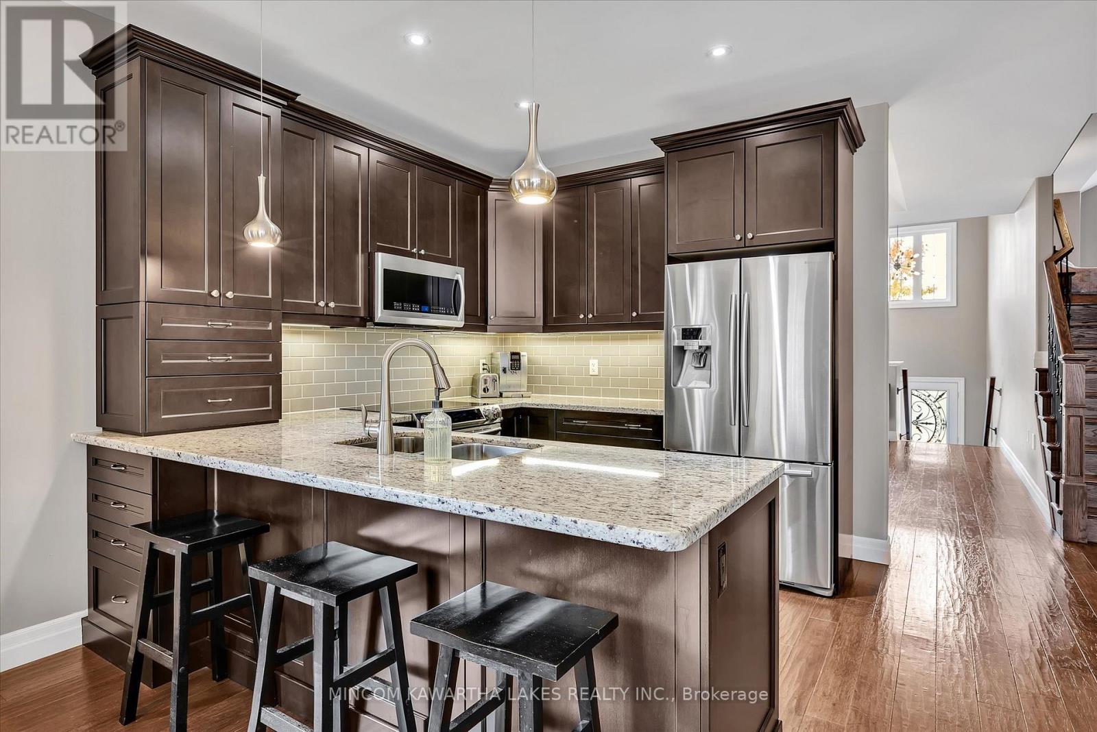 661 Goodwin Terrace, Peterborough West (North), Ontario  K9J 0H7 - Photo 7 - X12158409