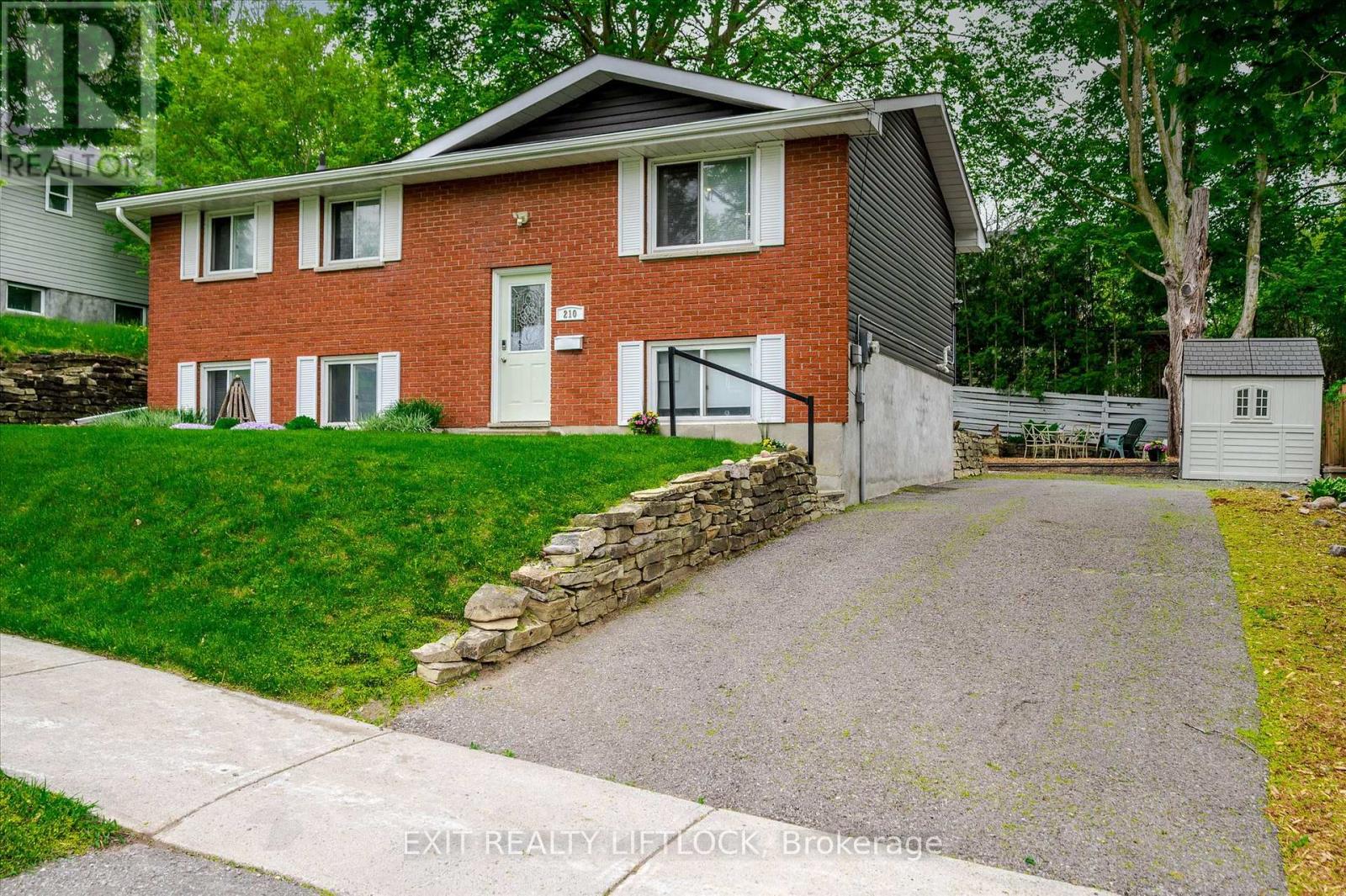 210 Antrim Street, Peterborough Central (North), Ontario  K9H 3G4 - Photo 2 - X12158472