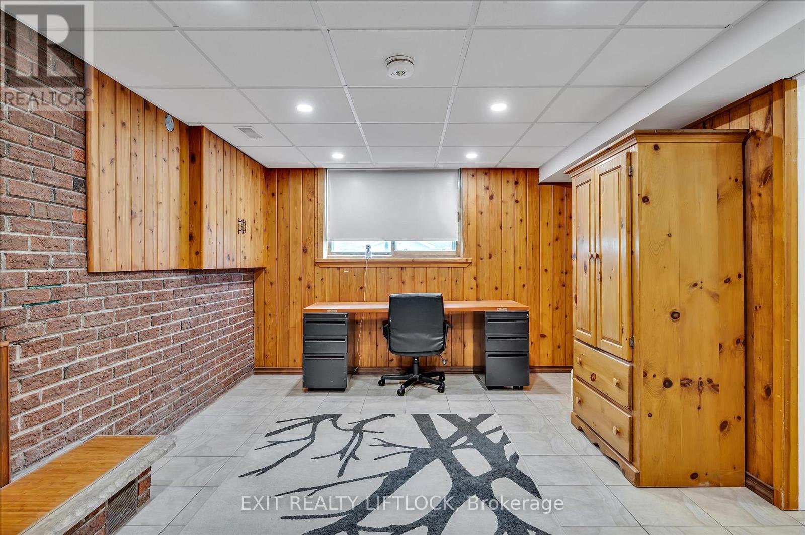 210 Antrim Street, Peterborough Central (North), Ontario  K9H 3G4 - Photo 22 - X12158472