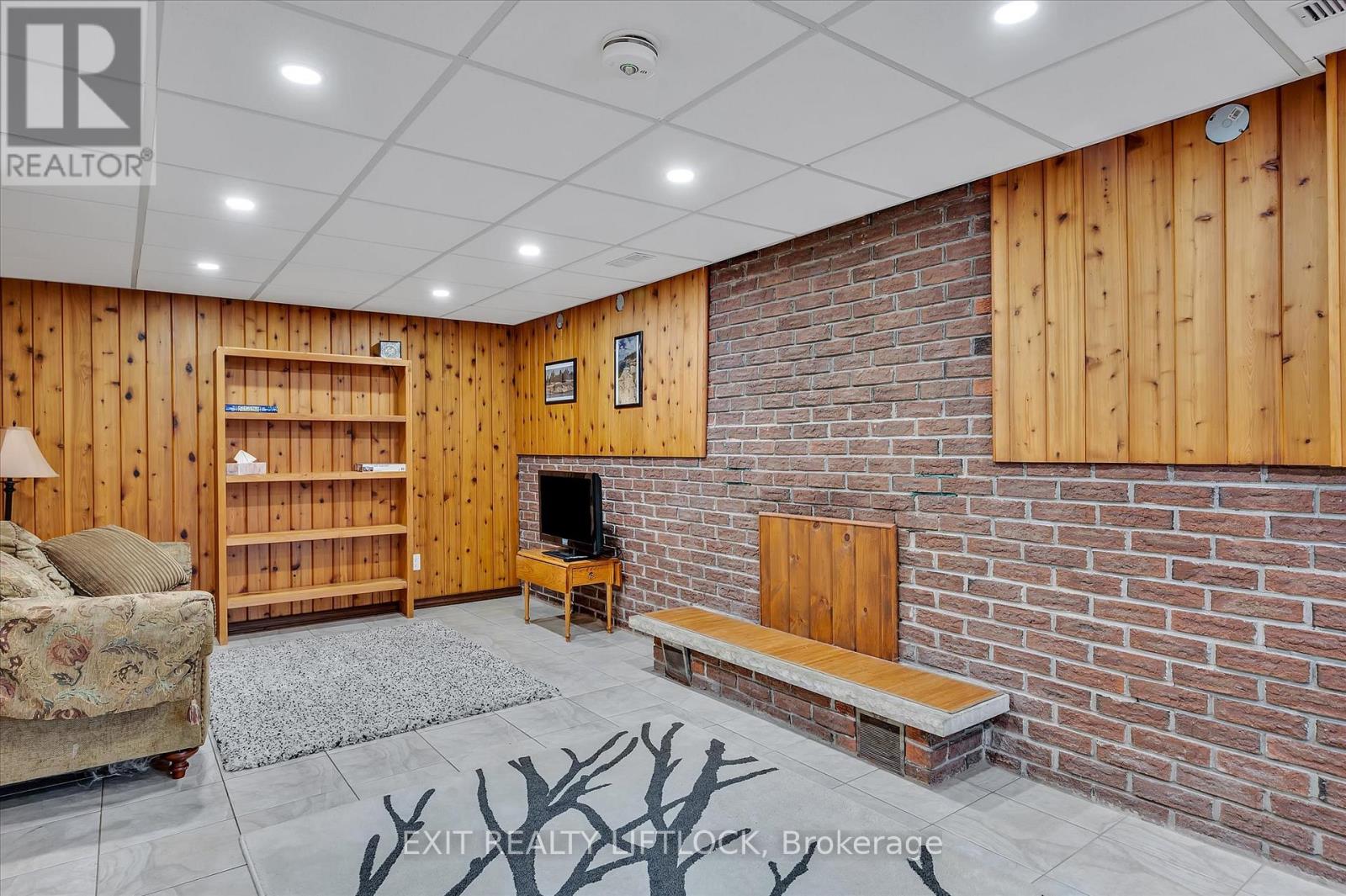 210 Antrim Street, Peterborough Central (North), Ontario  K9H 3G4 - Photo 23 - X12158472