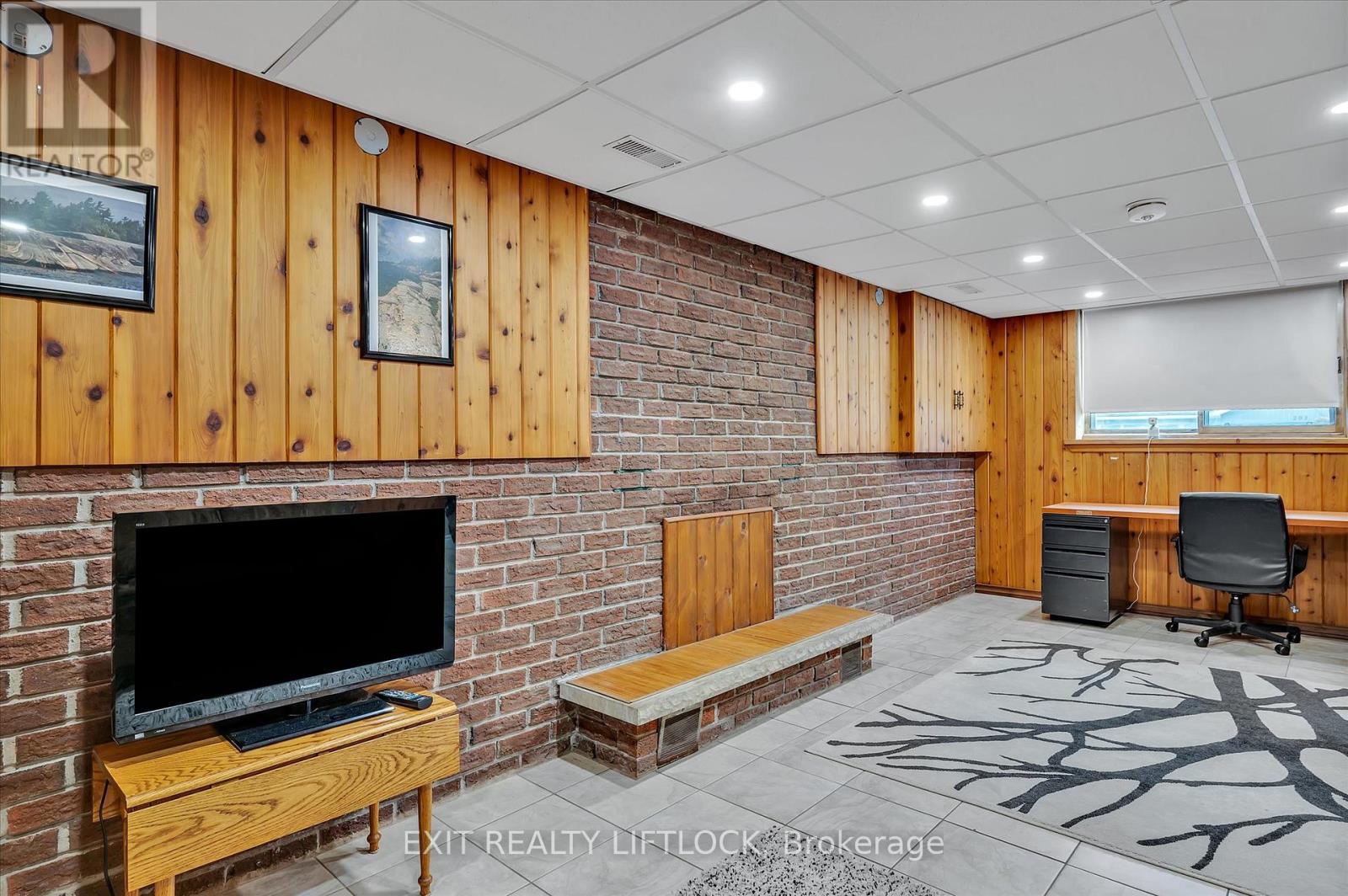 210 Antrim Street, Peterborough Central (North), Ontario  K9H 3G4 - Photo 26 - X12158472