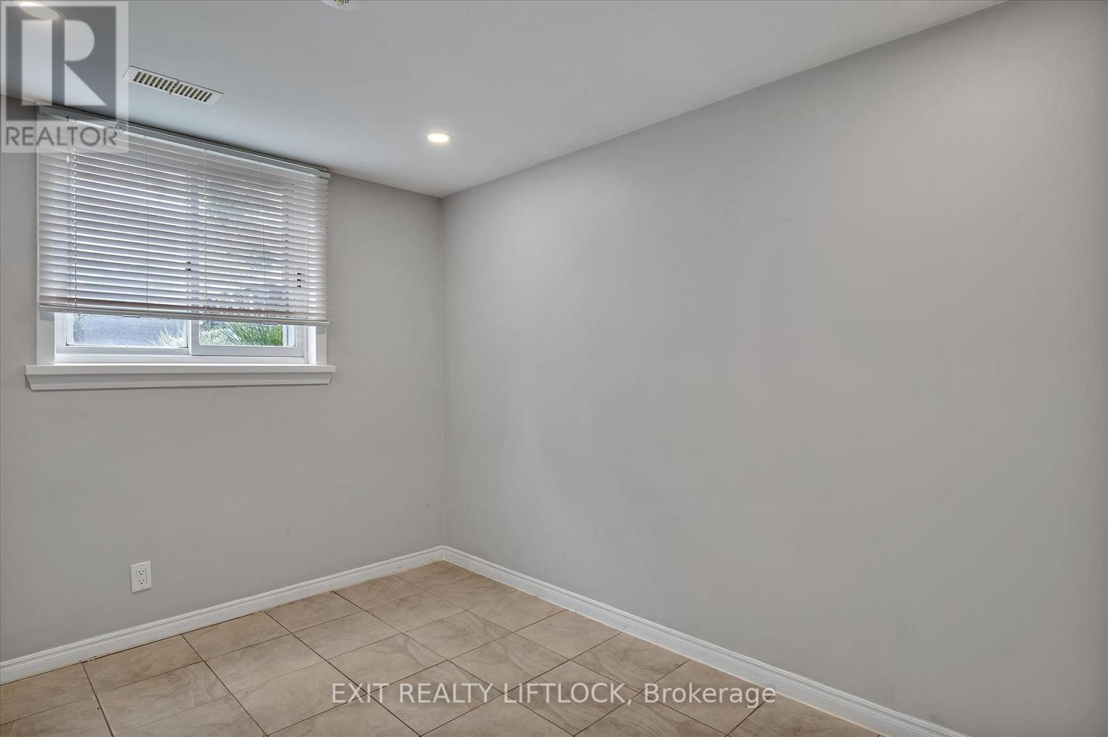 210 Antrim Street, Peterborough Central (North), Ontario  K9H 3G4 - Photo 31 - X12158472