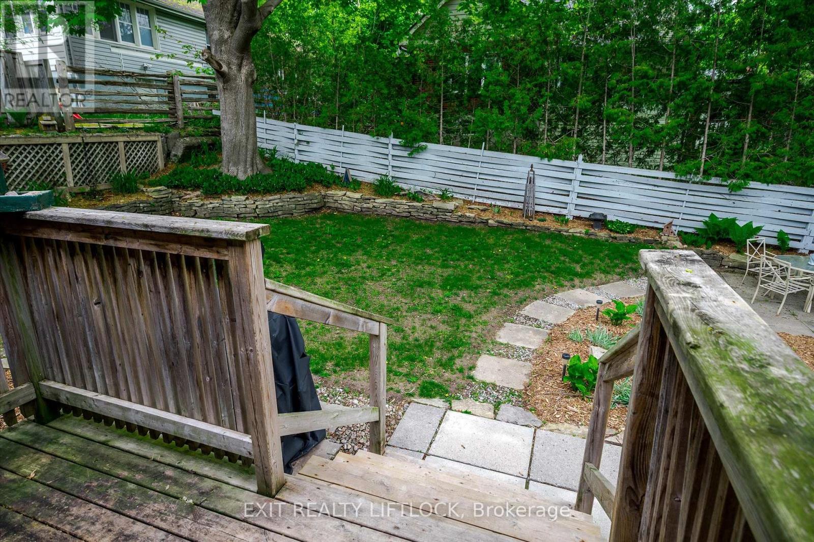 210 Antrim Street, Peterborough Central (North), Ontario  K9H 3G4 - Photo 37 - X12158472