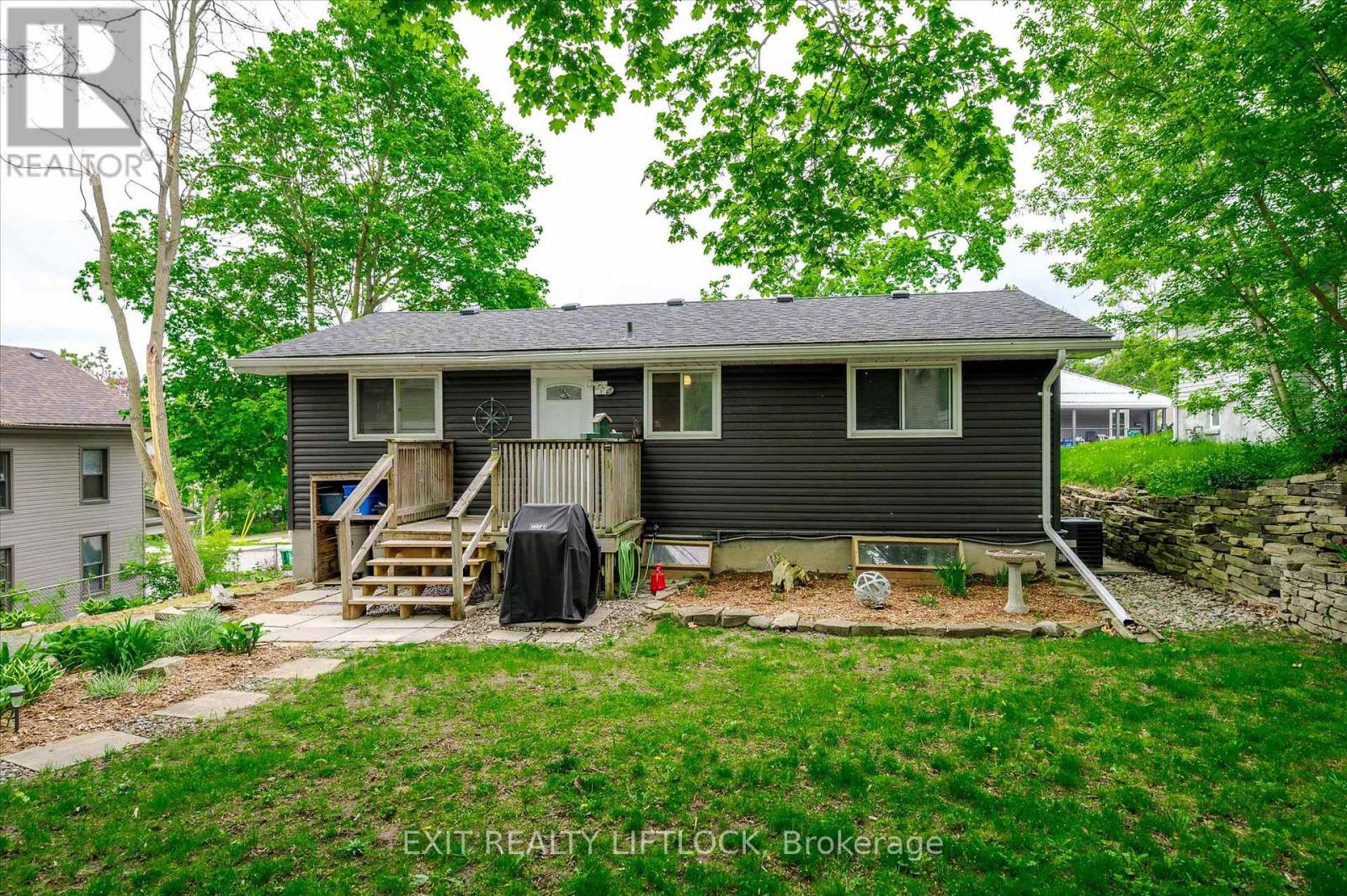210 Antrim Street, Peterborough Central (North), Ontario  K9H 3G4 - Photo 40 - X12158472