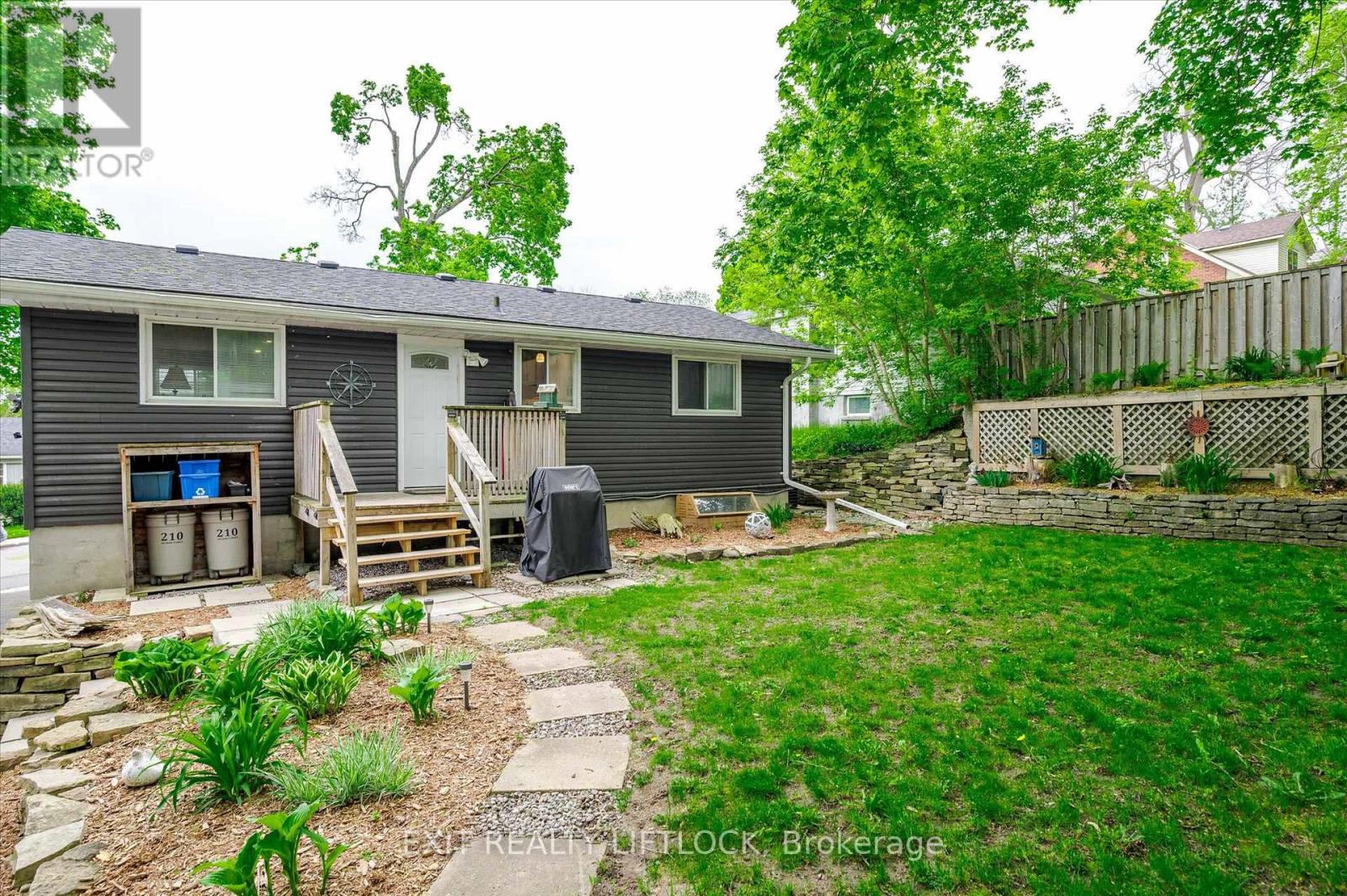 210 Antrim Street, Peterborough Central (North), Ontario  K9H 3G4 - Photo 41 - X12158472