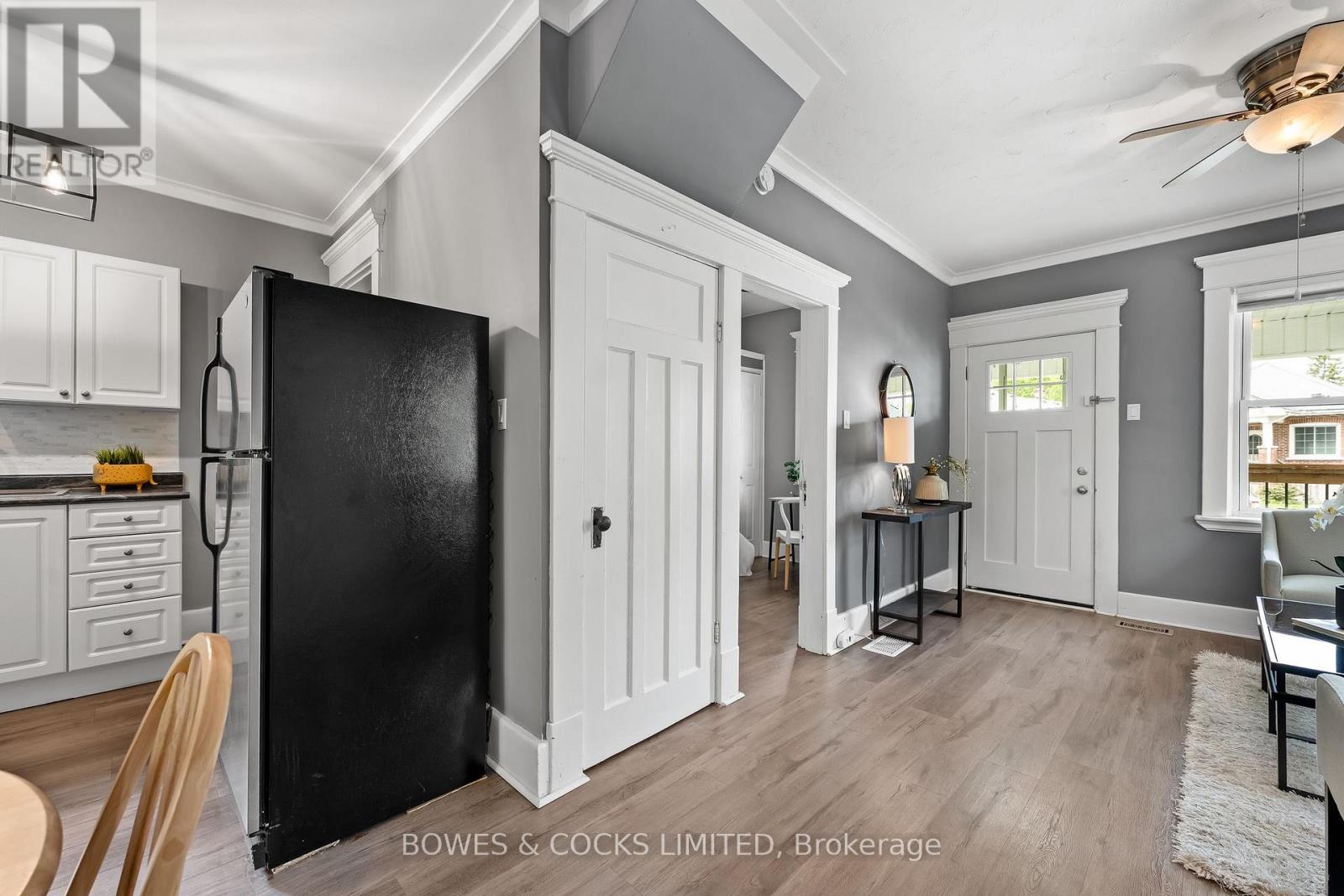 283 Lake Street, Peterborough (Downtown), Ontario  K9J 2H5 - Photo 16 - X12158553