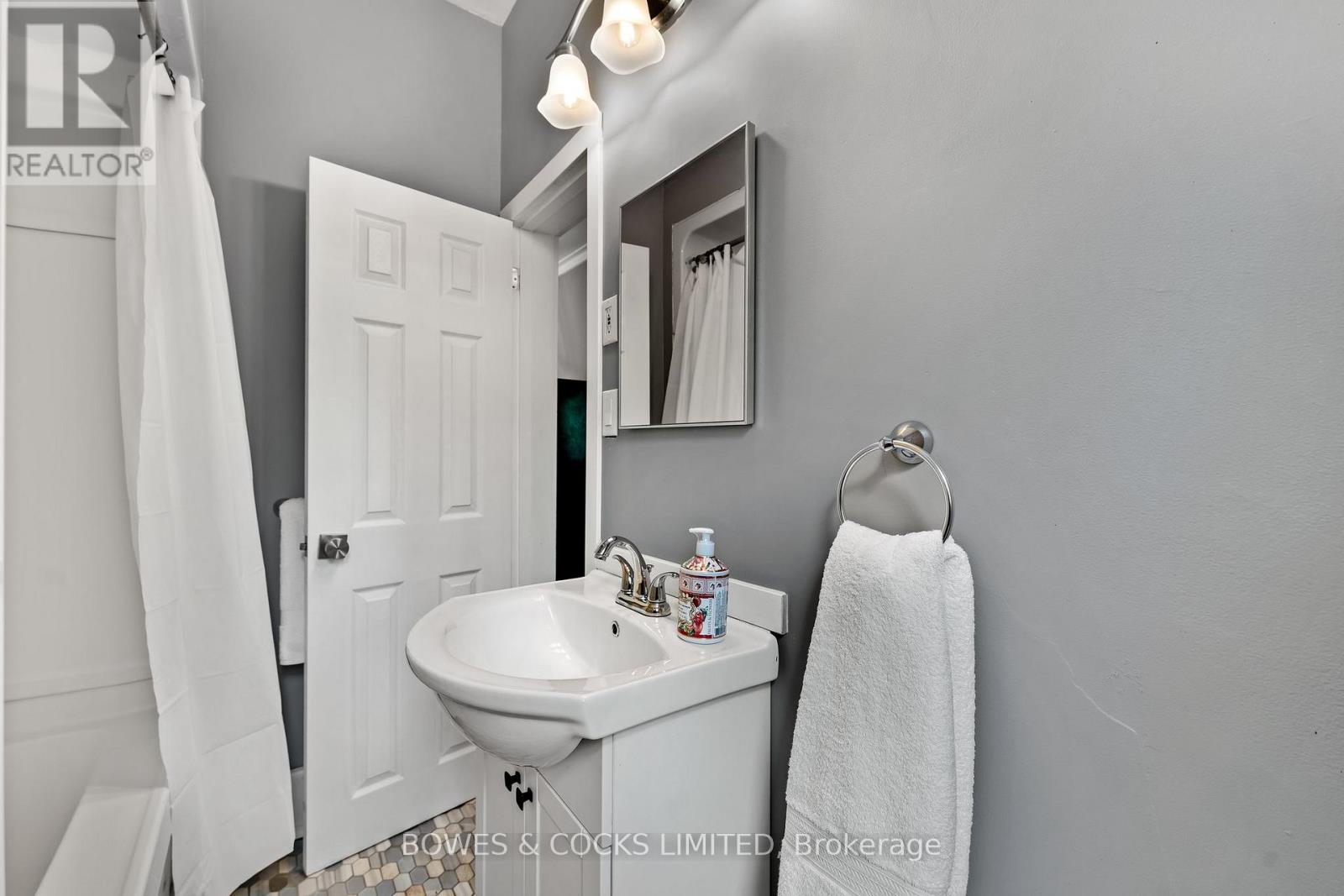 283 Lake Street, Peterborough (Downtown), Ontario  K9J 2H5 - Photo 23 - X12158553