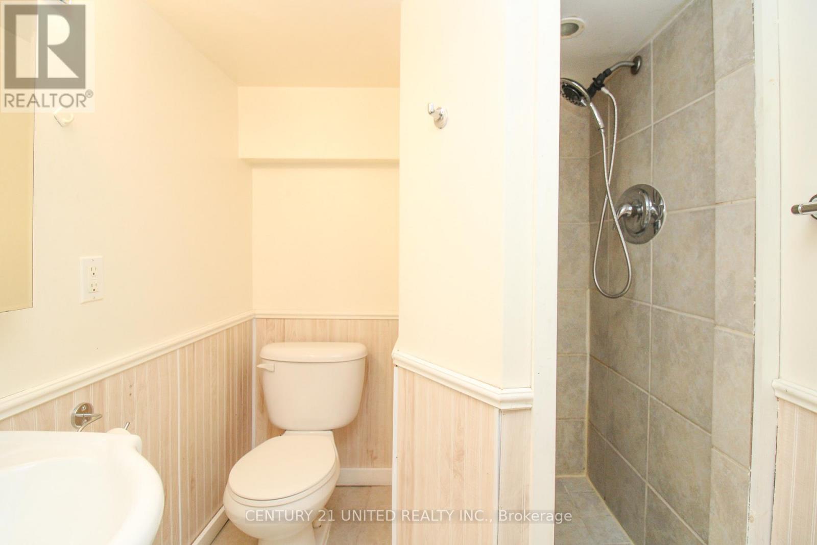 96 Montgomery Street, Peterborough South (West), Ontario  K9J 1W9 - Photo 25 - X12158747