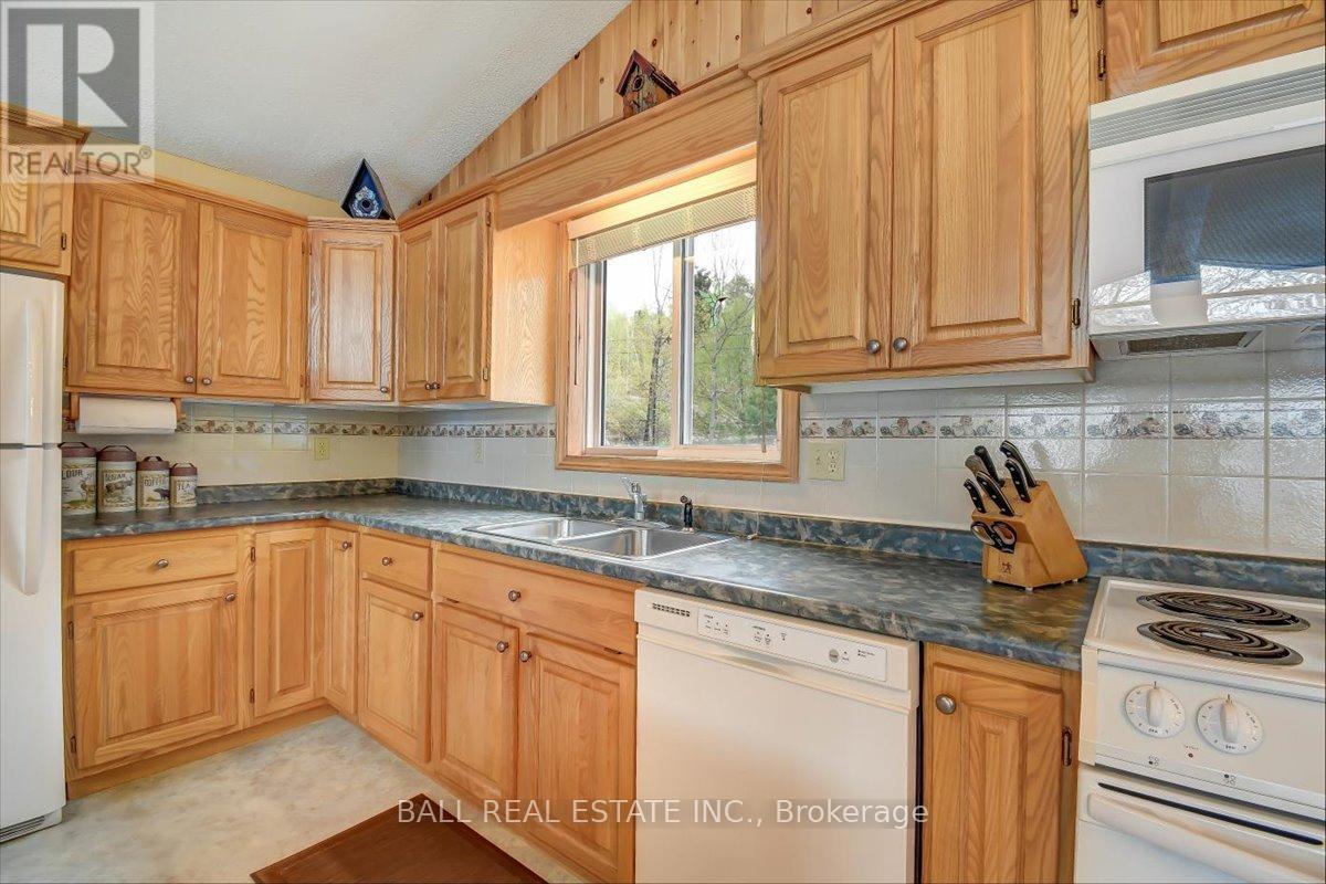 305 Terry's Lane, Addington Highlands, Ontario  K0L 1W0 - Photo 10 - X12158816