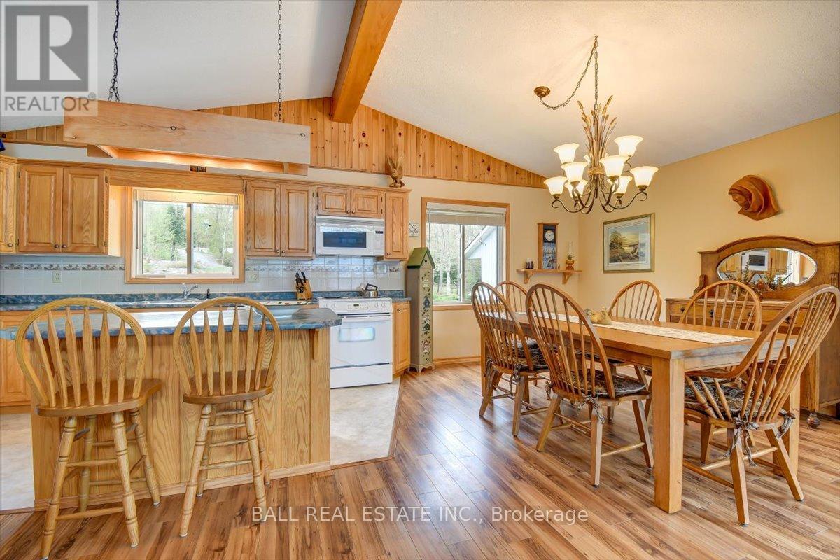 305 Terry's Lane, Addington Highlands, Ontario  K0L 1W0 - Photo 11 - X12158816