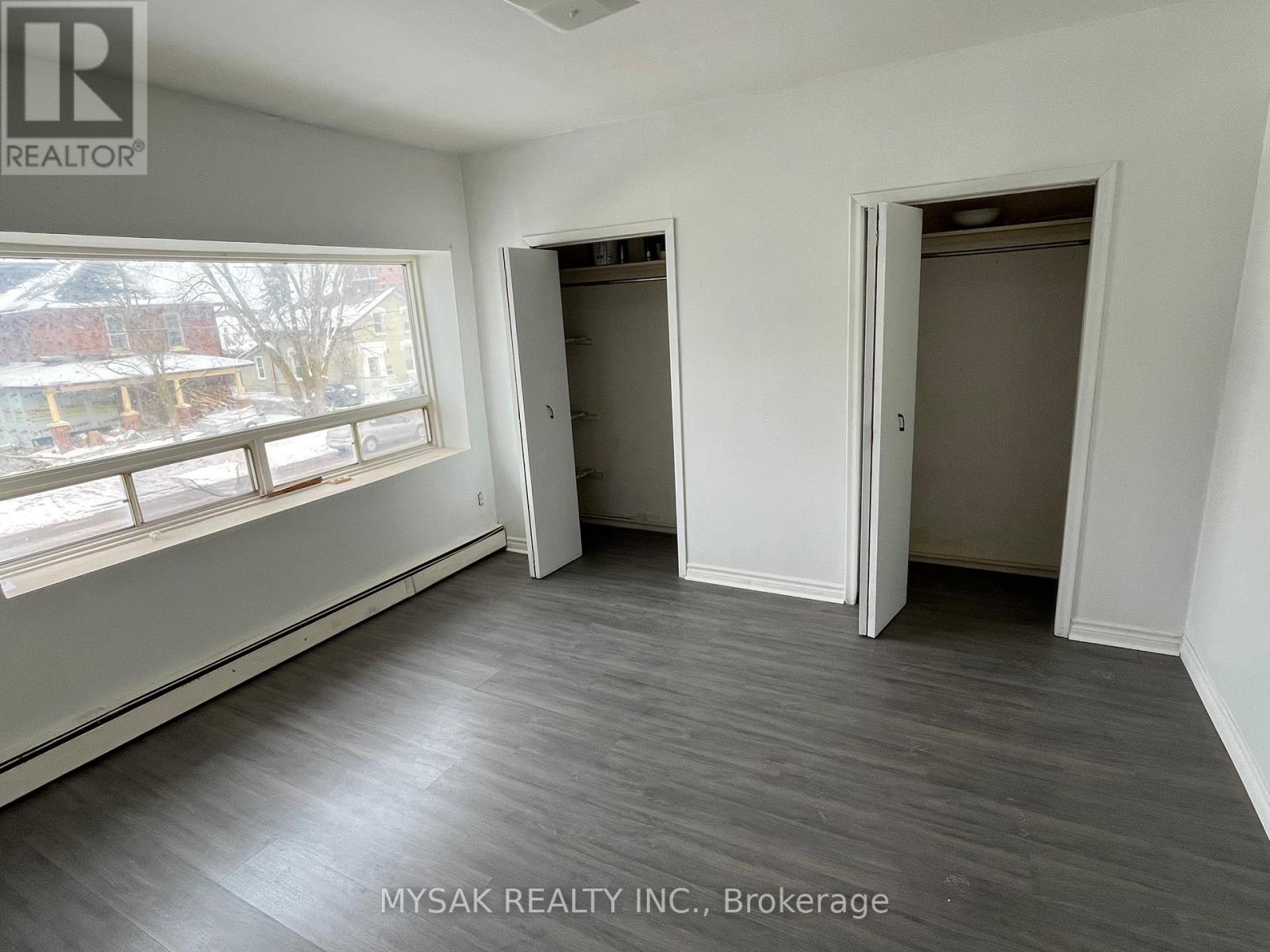 65 Glenelg Street W, Kawartha Lakes (Lindsay), Ontario  K9V 2V5 - Photo 14 - X12158767