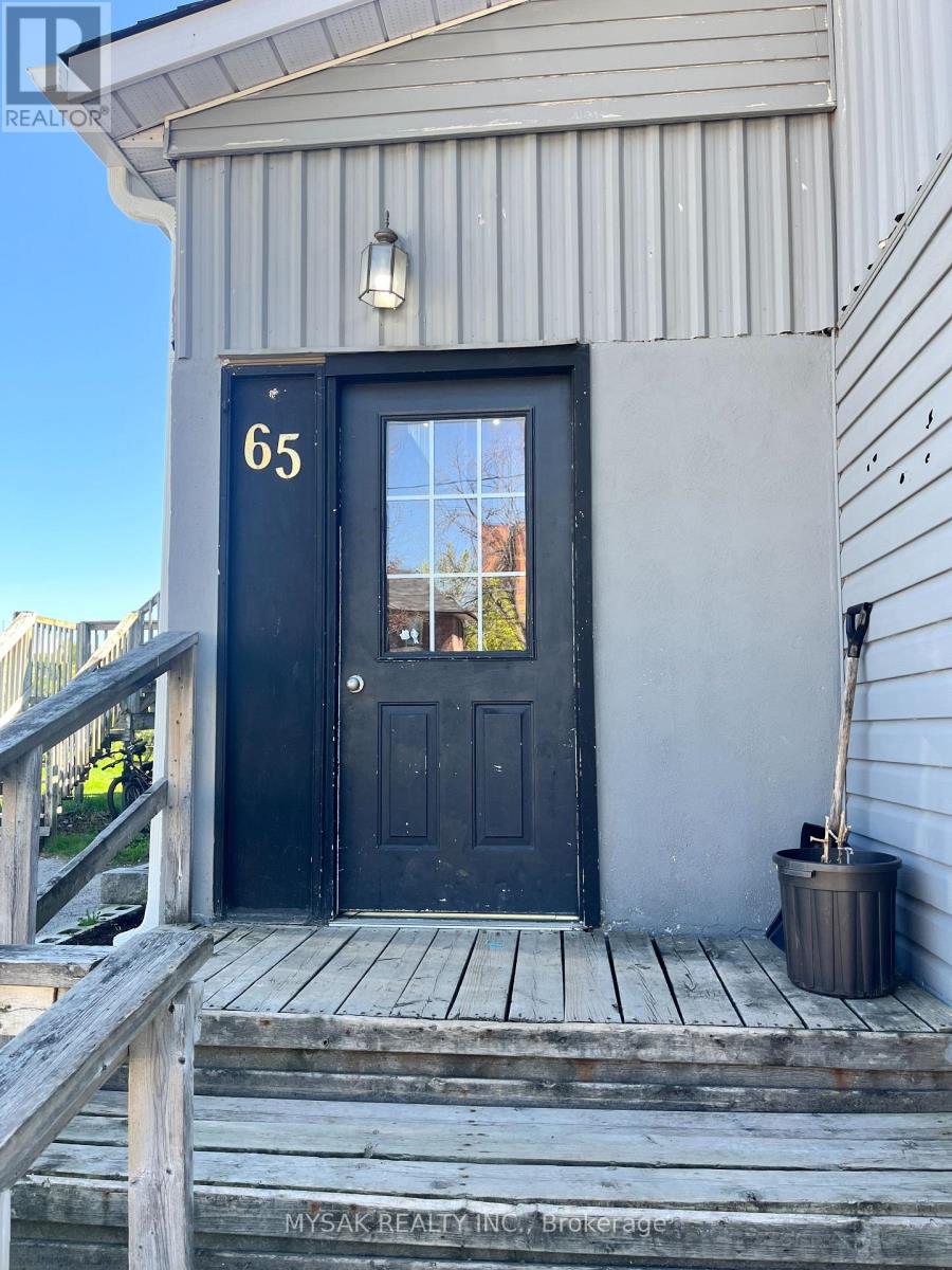 65 Glenelg Street W, Kawartha Lakes (Lindsay), Ontario  K9V 2V5 - Photo 4 - X12158767