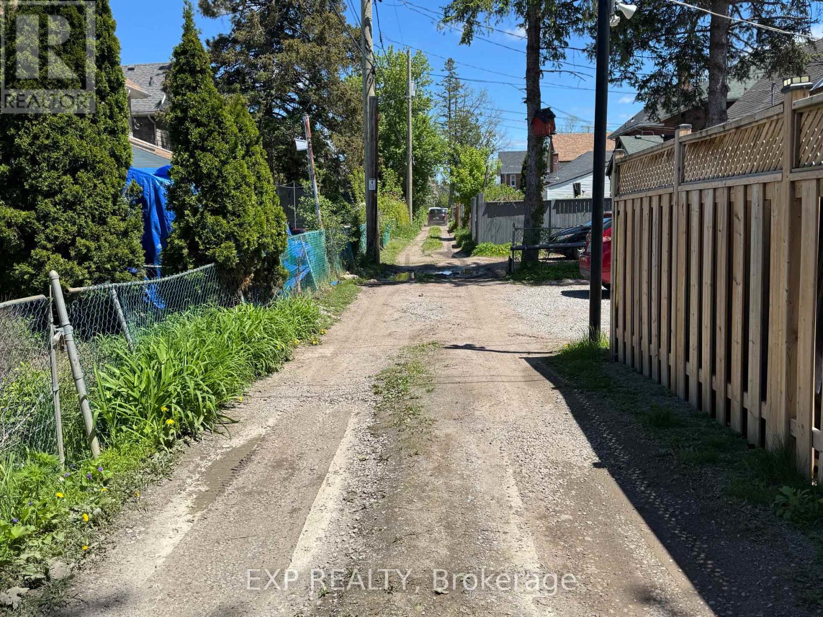 198 Lansdowne Street W, Peterborough Central (South), Ontario  K9J 1Y7 - Photo 5 - X12159433