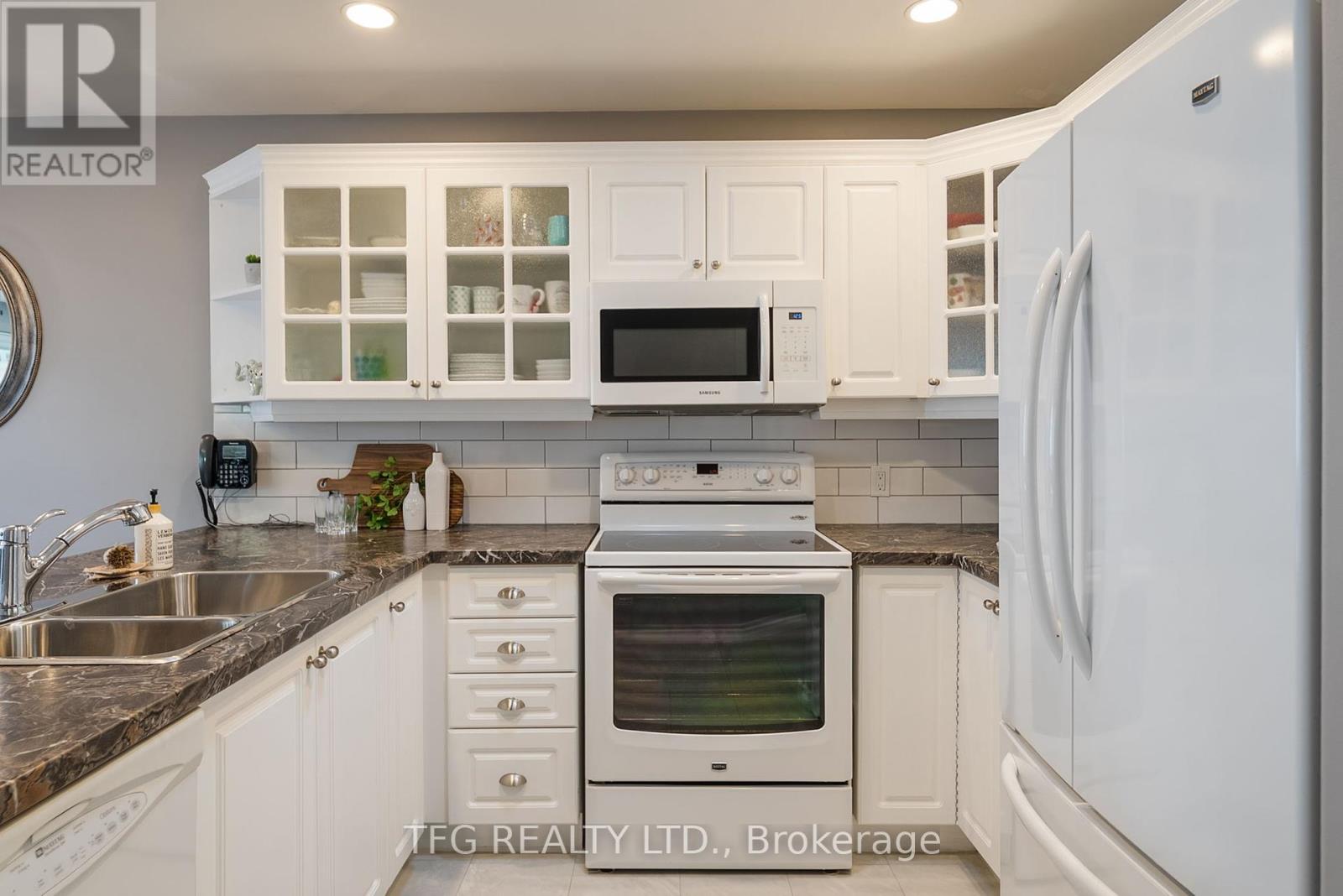 840 Wentworth Street, Peterborough West (Central), Ontario  K9J 8R8 - Photo 6 - X12159556