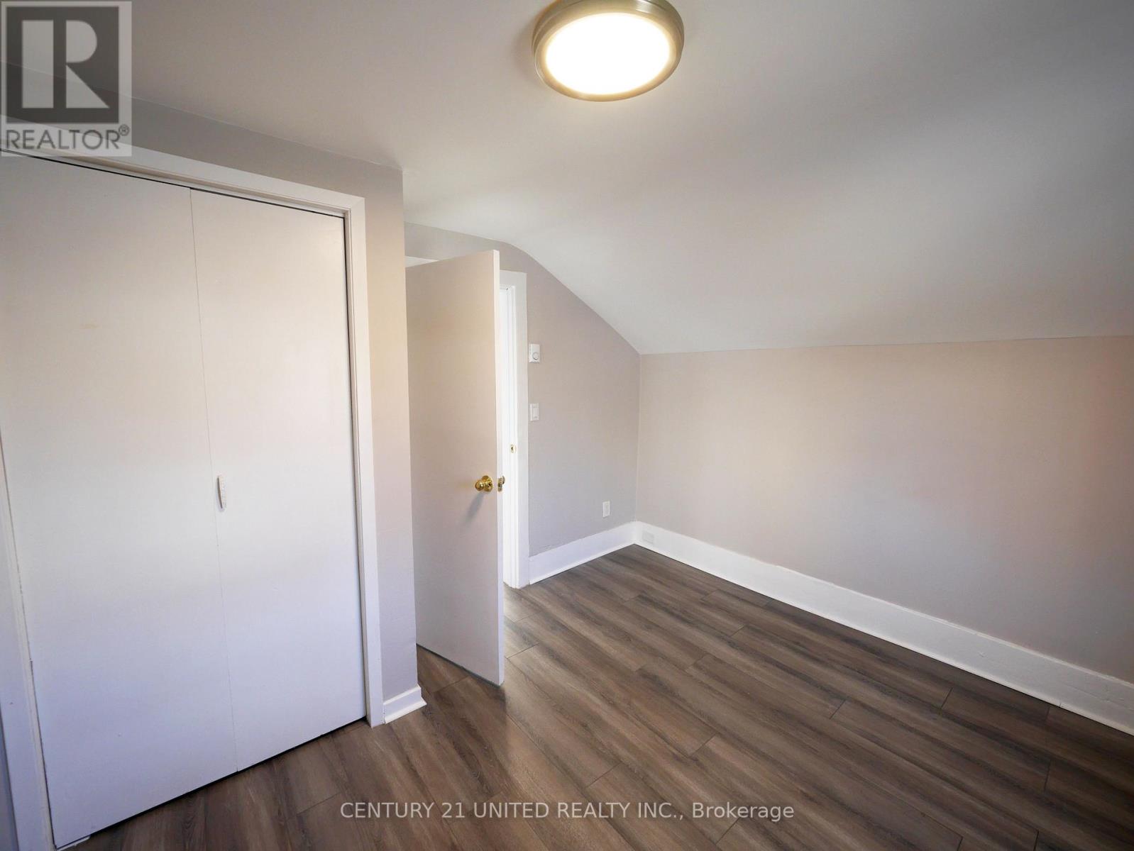 381a Queen Street, Peterborough Central (North), Ontario  K9H 3J7 - Photo 11 - X12159572